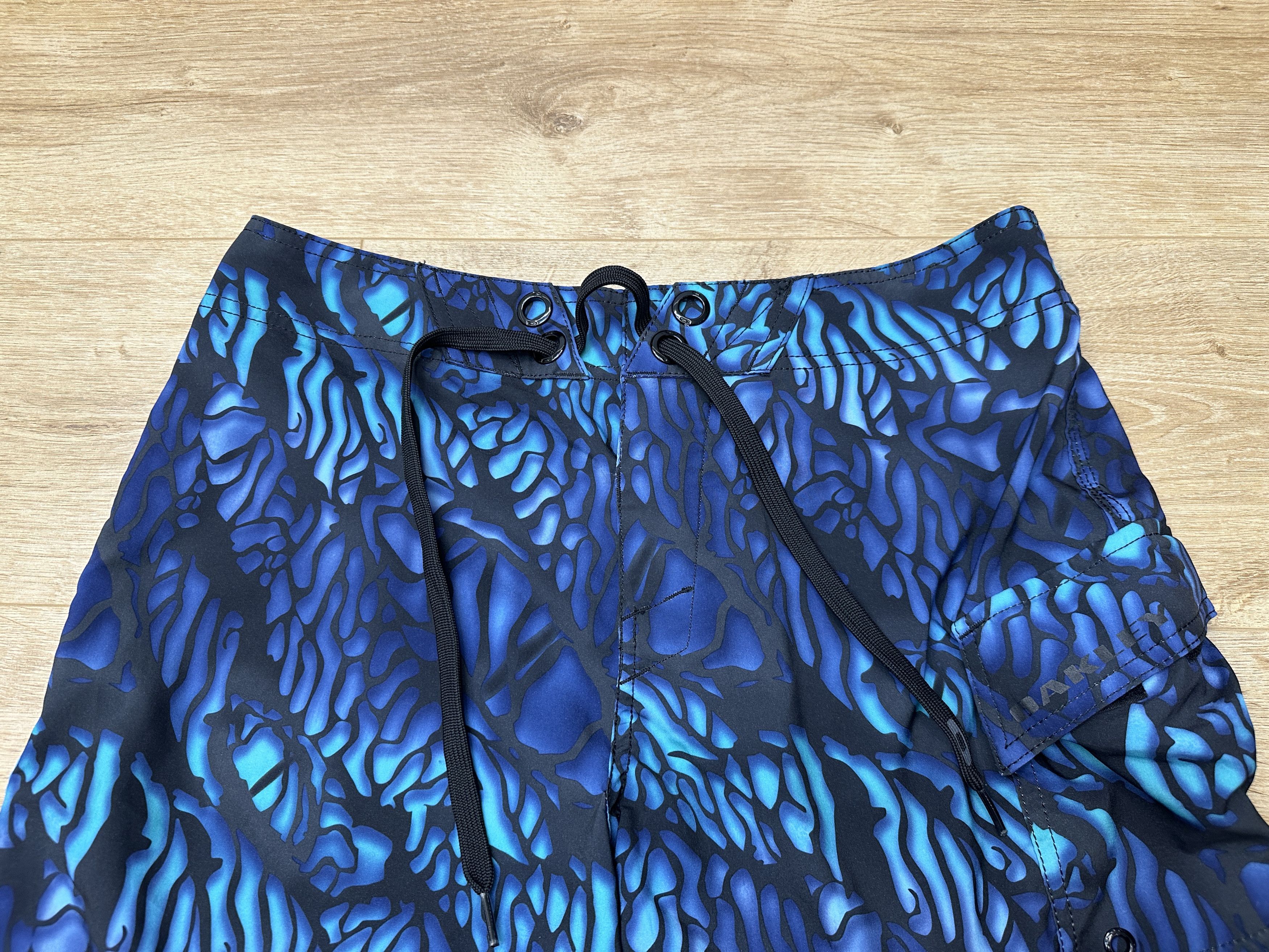 Oakley Oakley Limited Blue Purple Abstract Shorts Swim Size 30 Size US 30 / EU 46 - 5 Thumbnail