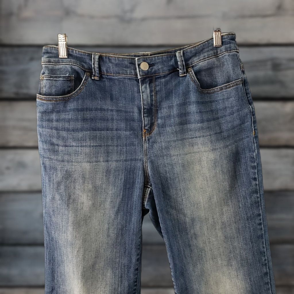 Vintage Chico's Womens Straight Crop Jeans Sz 8 Blue Medium Wash Mid Rise Denim Cotton Blend Shirt/Jeans Cropped Womens 2000s Style Size 30" / US 8 / IT 44 - 1 Thumbnail