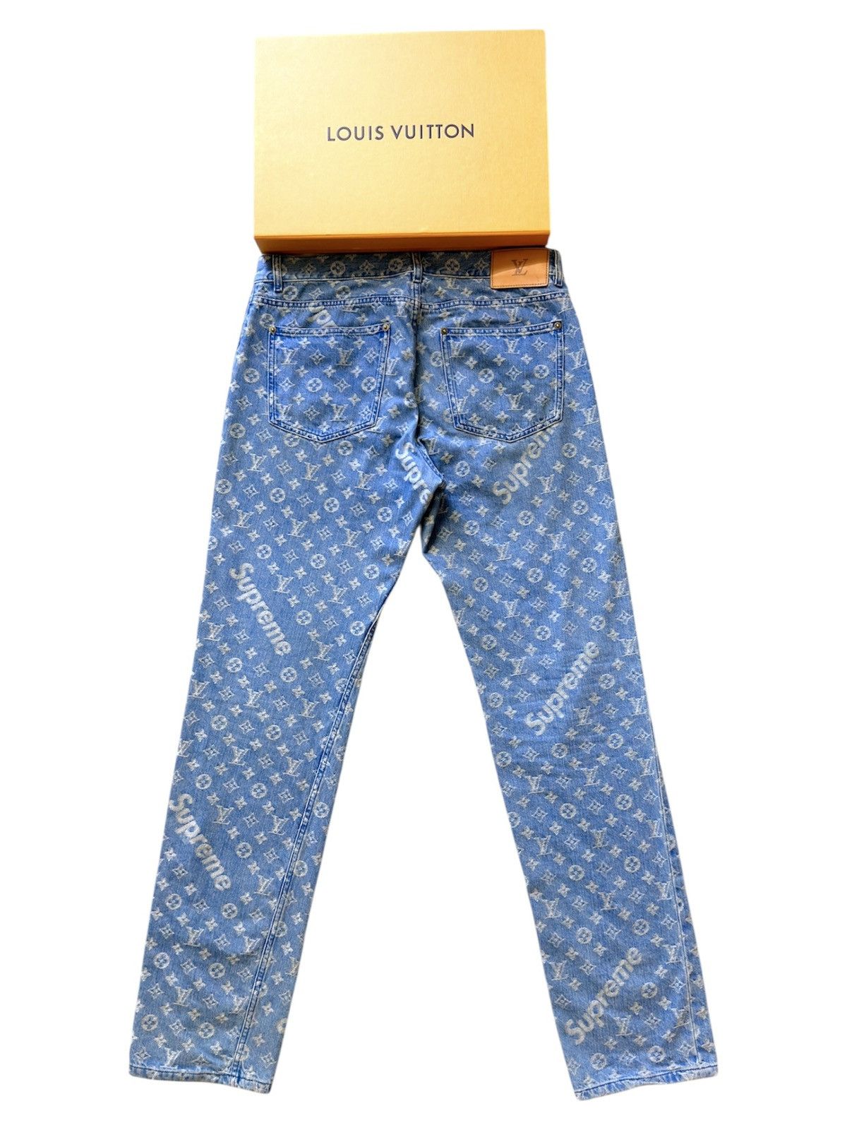Louis Vuitton × Supreme Louis Vuitton X SUPREME 32 Denim Jeans Blue Monogram Size US 32 / EU 48 - 2 Thumbnail