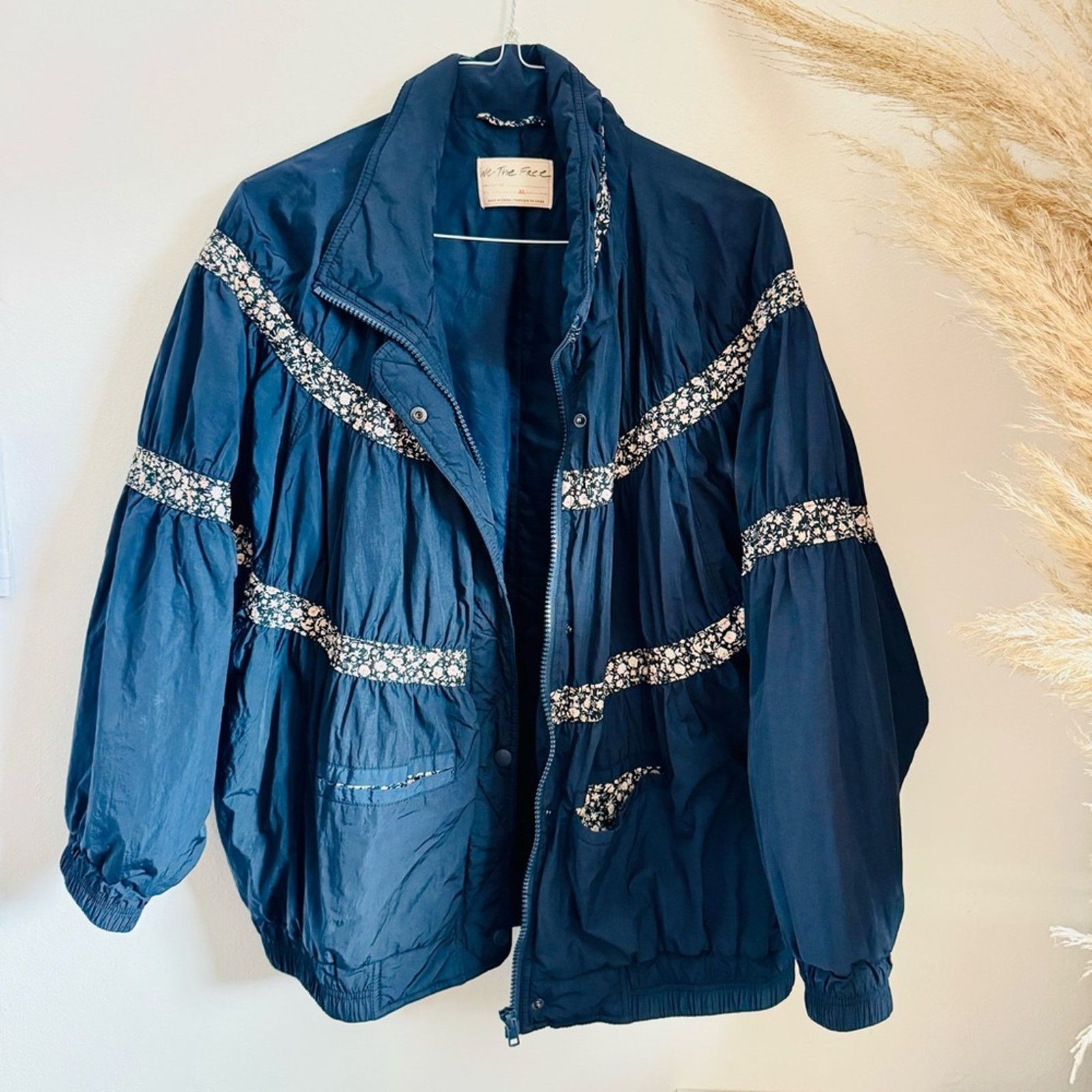 Free People FREE PEOPLE Navy White Floral Stripe $239 Puff Jacket Coat Size XL / US 12-14 / IT 48-50 - 10 Thumbnail