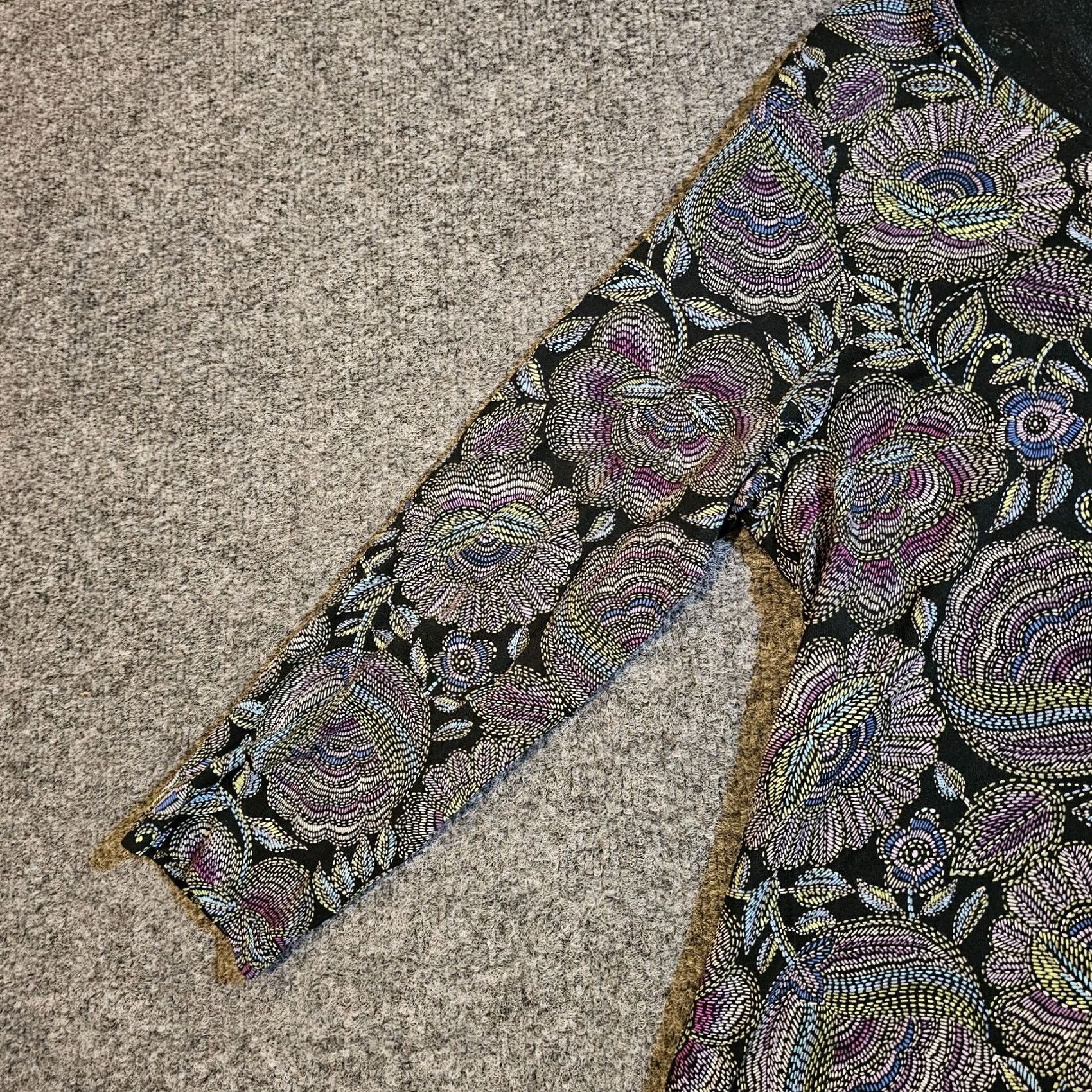 J. Jill J. Jill Top Shirt Womens S Black Purple Floral V-Neck Stretch Casual Career Shirt Size S / US 4 / IT 40 - 4 Thumbnail