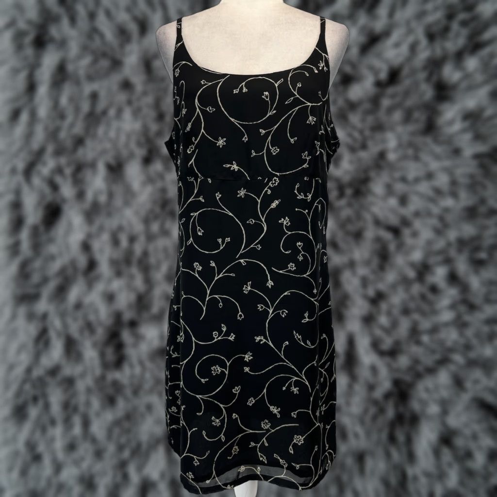 Old Navy Vintage Old Navy Y2K Dress Sz 12 Black Slip Mini Sleeveless Grunge Milkmaid Bust Victorian? Size XL / US 12-14 / IT 48-50 - 1 Thumbnail