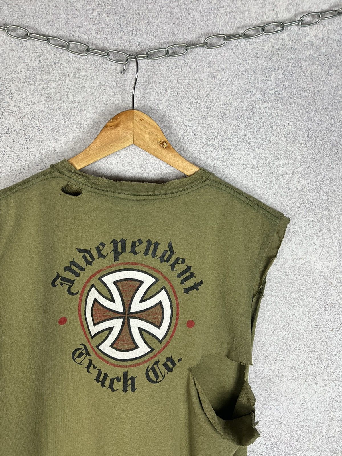 Independent Truck Co. Vintage Independent Truck Ko Big Logo Trashed Tee Sun Faded Size US M / EU 48-50 / 2 - 5 Thumbnail