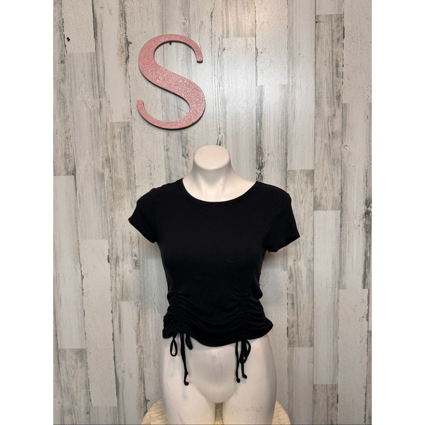 Other No Boundaries Black Ruched Drawstring Crop Top Size S Size S / US 4 / IT 40 - 1 Thumbnail