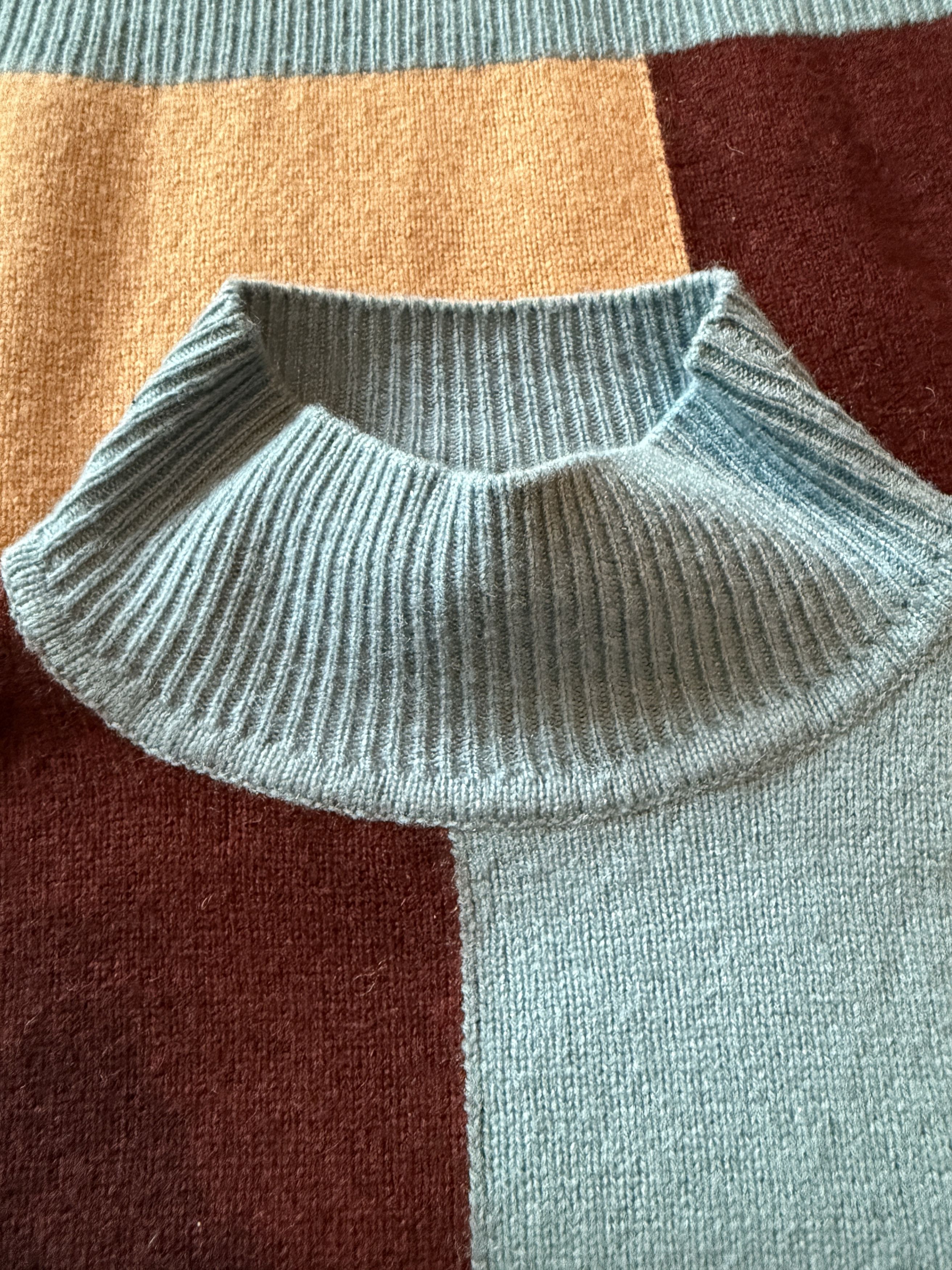 Designer Equipment Femme Turtleneck Sweater – Size XS – Gently Used Size XS / US 0-2 / IT 36-38 - 4 Thumbnail