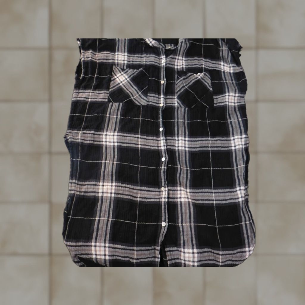 Vintage Lovestitch Womens Black Plaid Button-Up Blouse M User: Lovestitch Womens Black Plaid Button-Up Blouse M Size M / US 6-8 / IT 42-44 - 1 Thumbnail