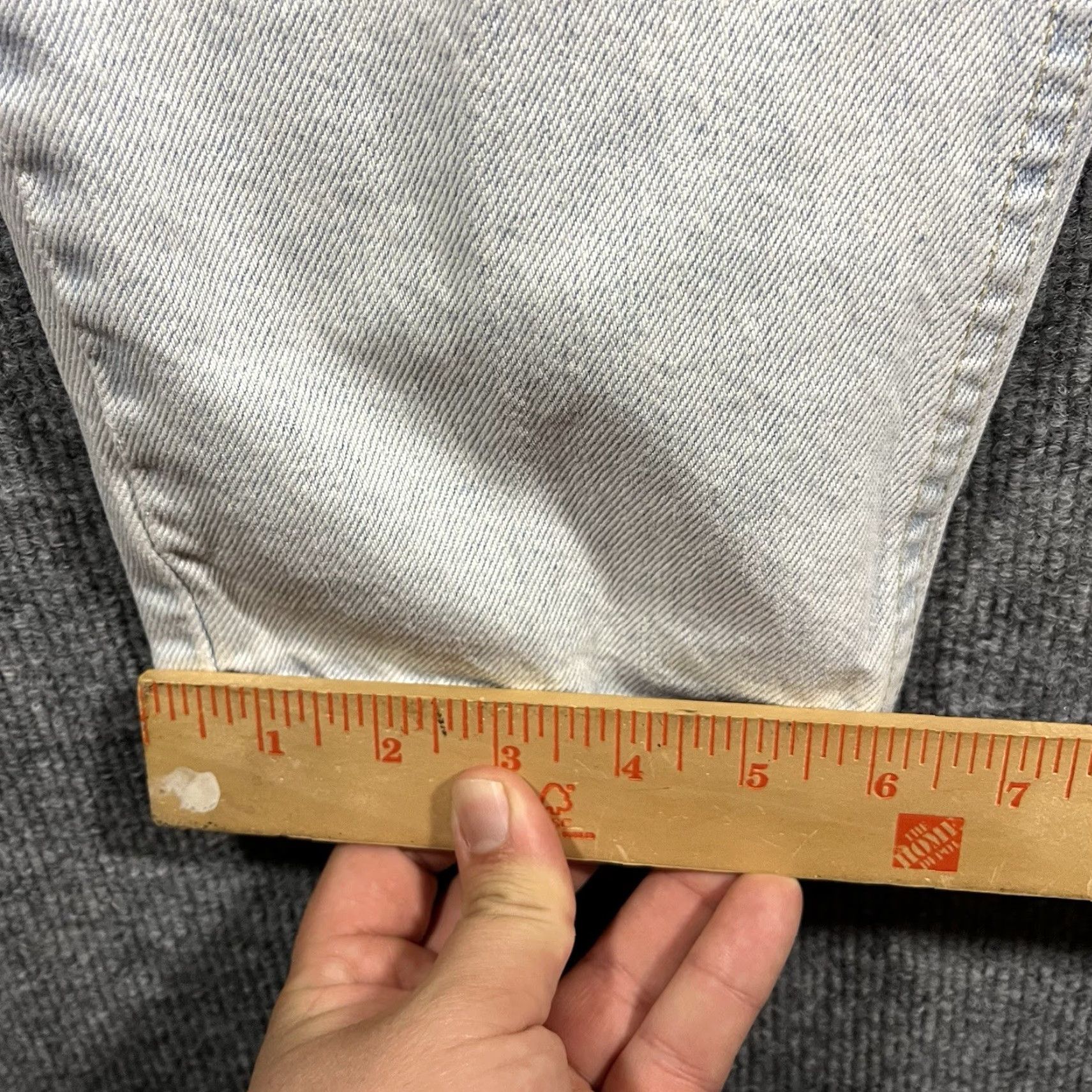 Levi's VINTAGE Levi's 550 Jeans Mens 29x28 Light Blue Wash Tapered 5-Pocket Denim USA Made Size US 29 - 5 Thumbnail