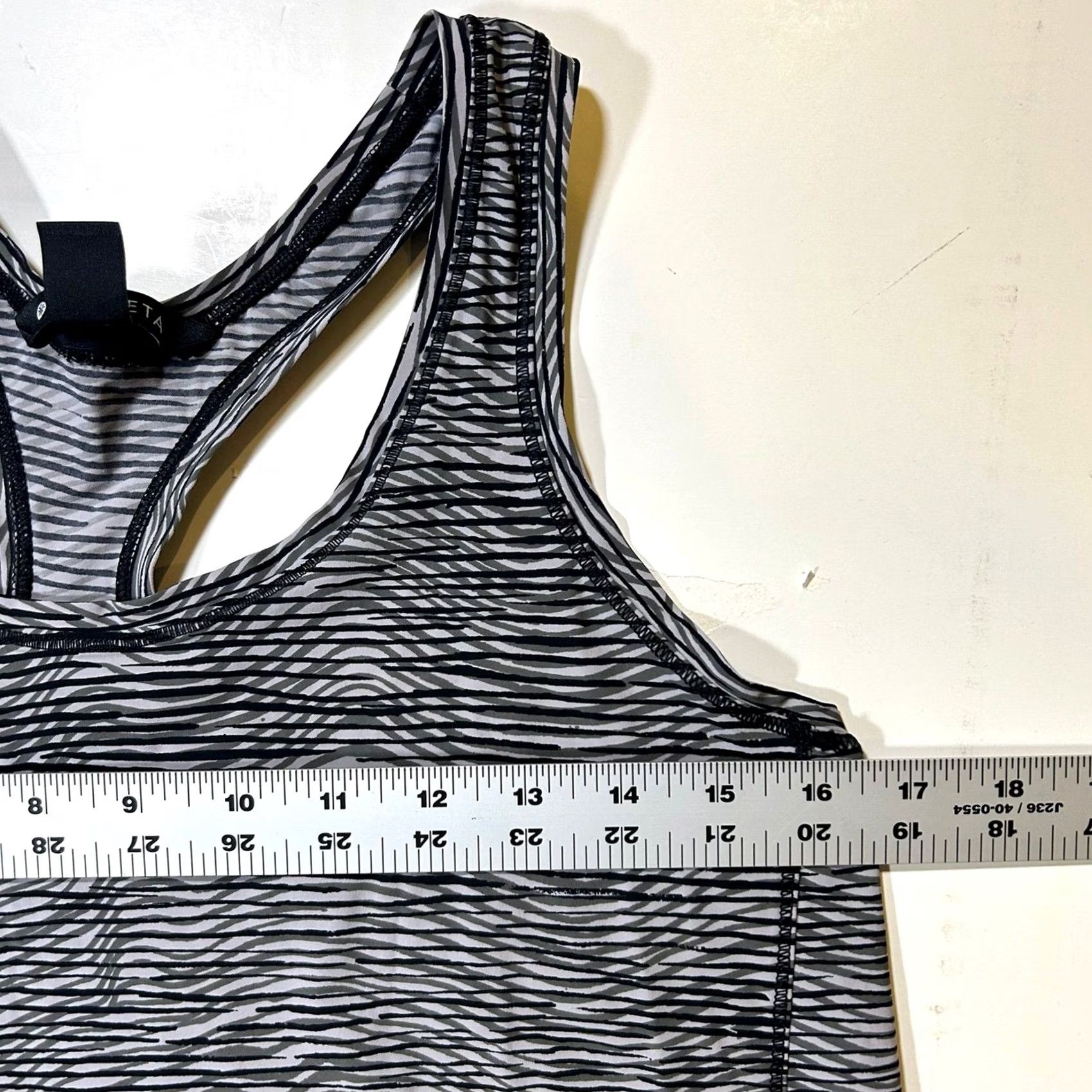 Athleta Athleta Tank Top Womens Small S Racer Back Gray Size S / US 4 / IT 40 - 6 Thumbnail