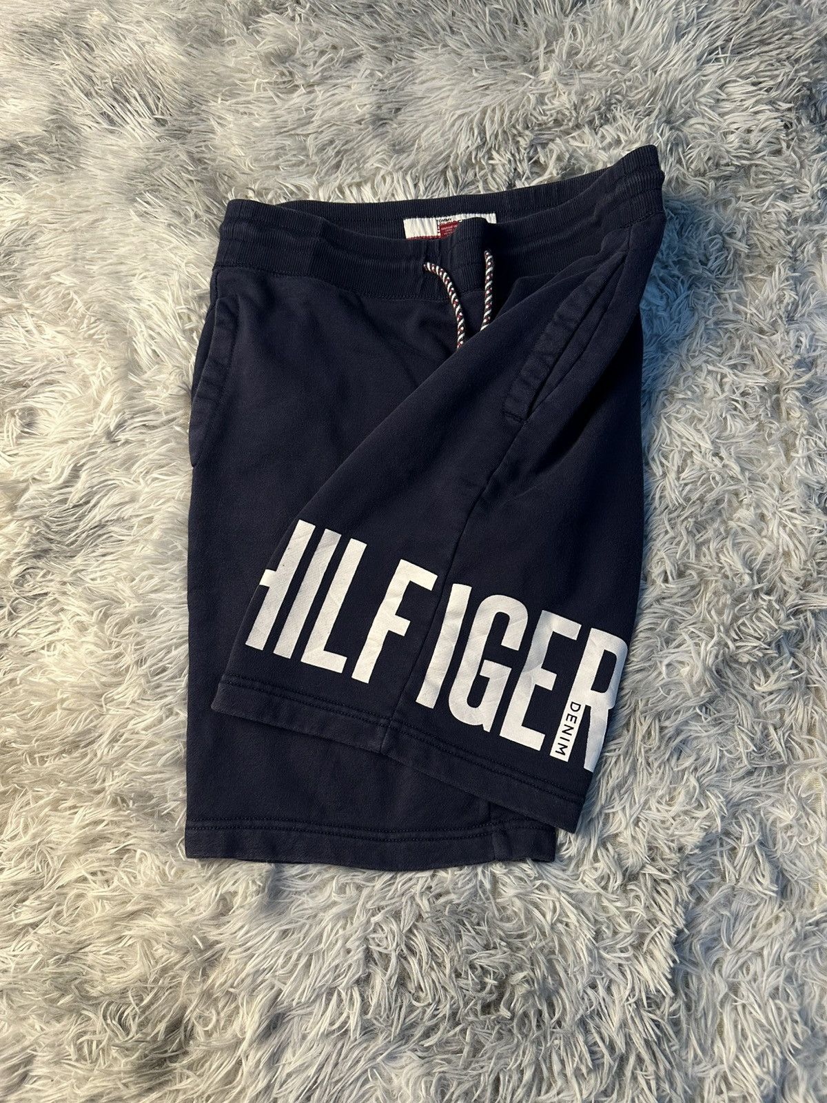 Tommy Hilfiger Tommy Hilfiger Denim Shorts Size US 32 / EU 48 - 2 Thumbnail