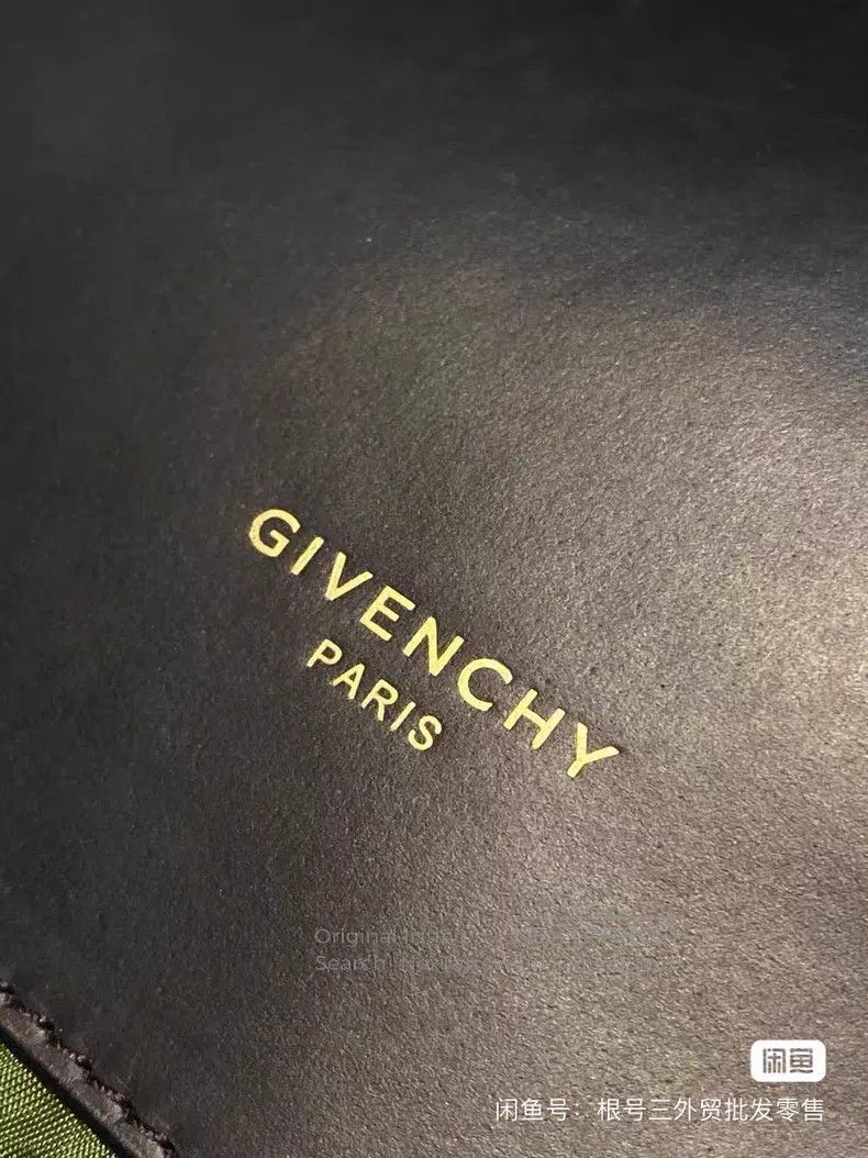 Givenchy Givenchy Wax Leather Bag Size ONE SIZE - 8 Thumbnail