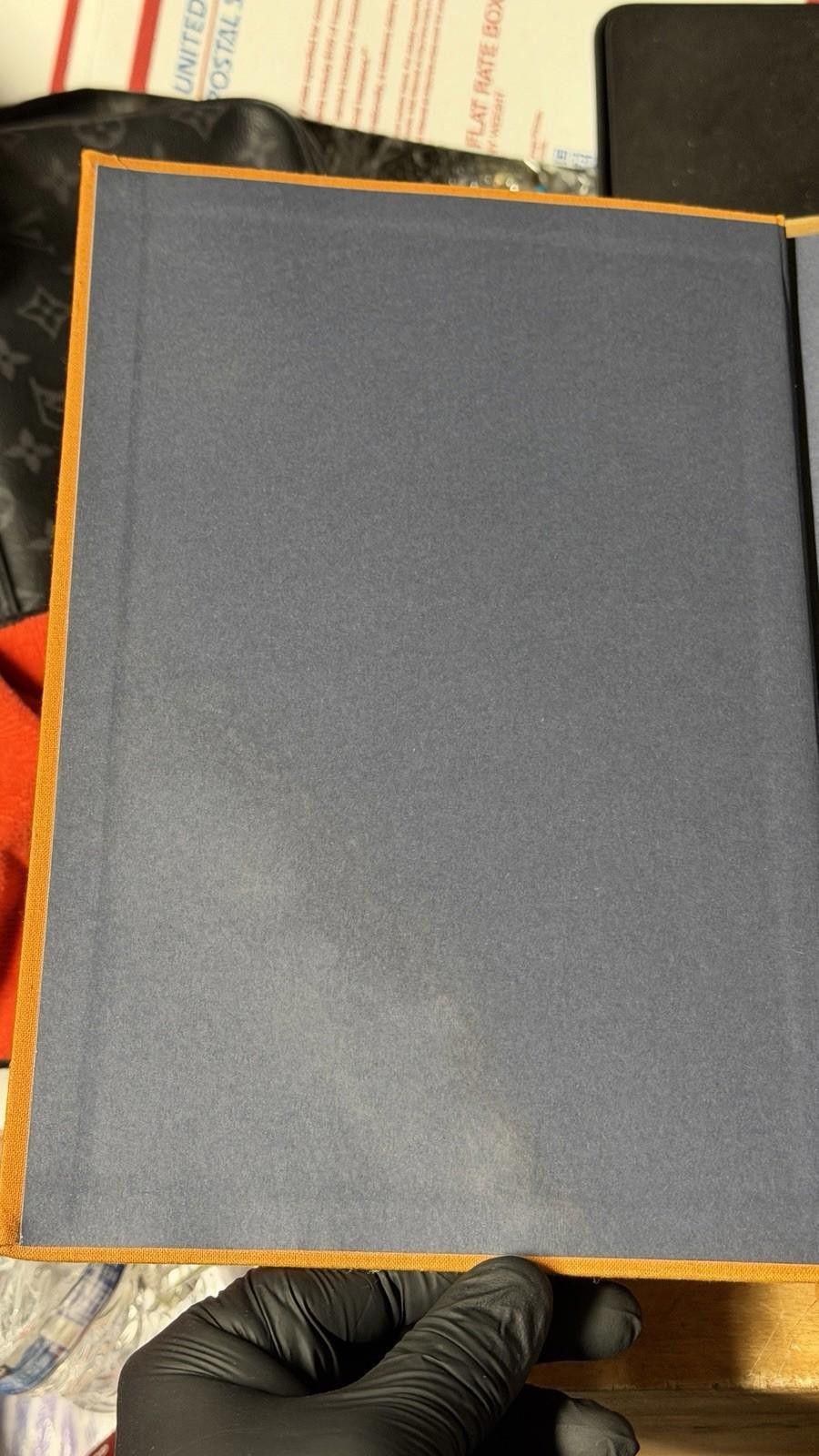 Other Louis Vuitton Catwalk Hardcover Fashion Book Yale University Size ONE SIZE - 3 Thumbnail