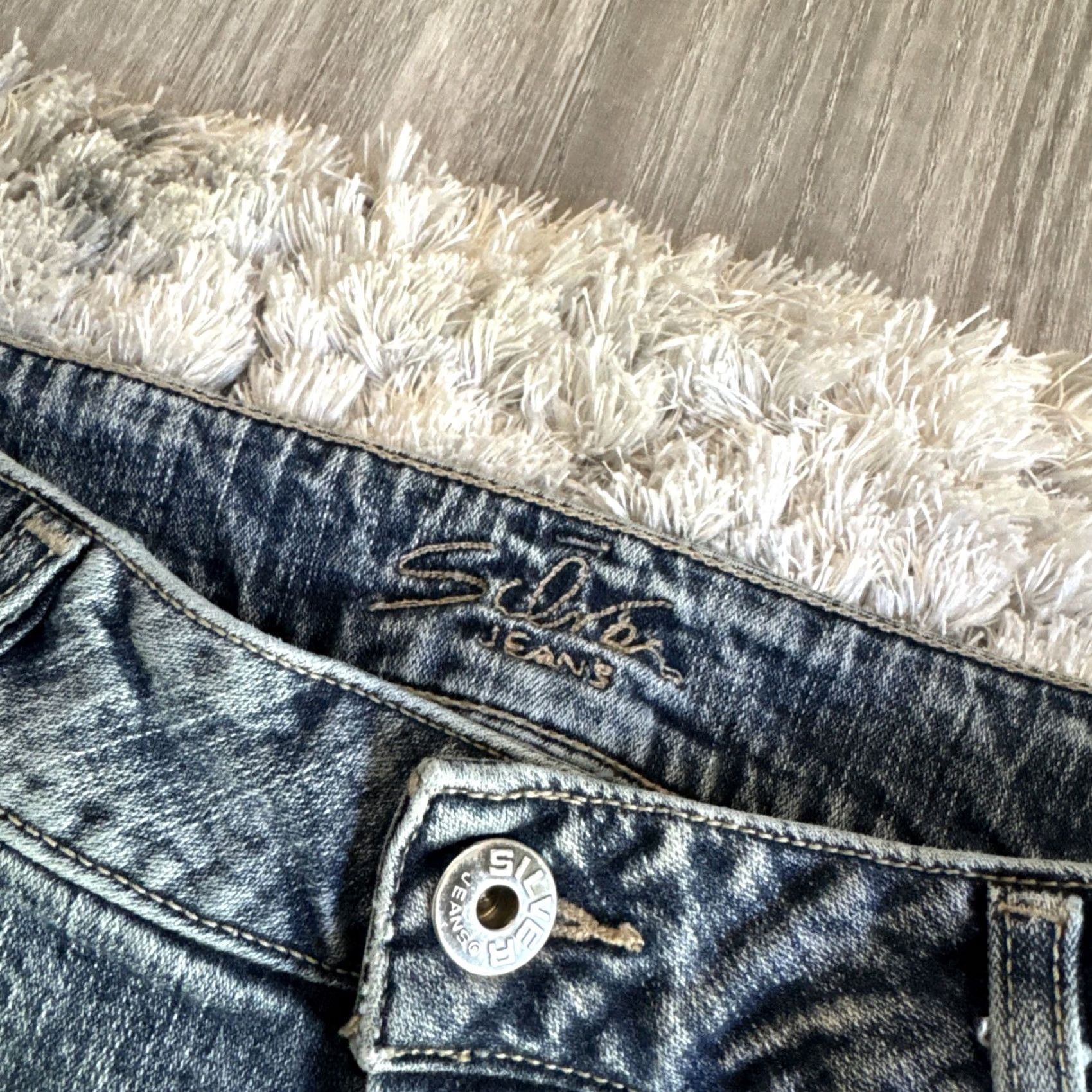 Silver Jeans Co. VINTAGE Silver Jeans Jeans Women's Blue Denim Embroidered Y2K Stretch Bootcut 32x33 Womens Size 24" / US 00 / IT 34 - 6 Thumbnail