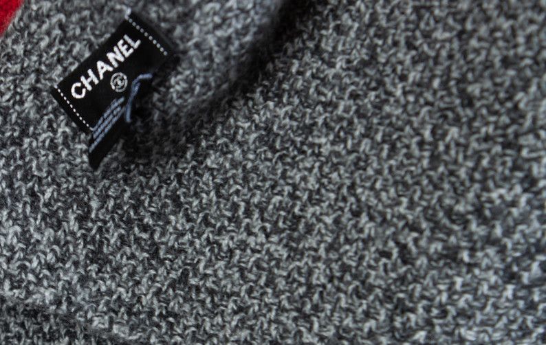 Chanel Chanel, Oversized cashmere scarf with cc logo Size ONE SIZE - 4 Thumbnail
