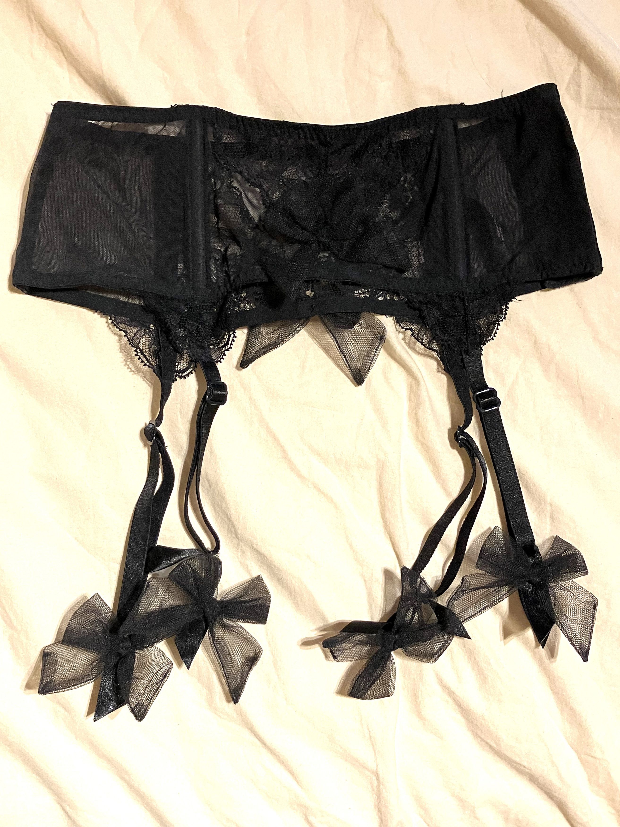 garter belt victoria's secret Victoria Secret Garter Belt Black Allover Lace Thigh Straps Very Sexy  Adjustable main image 1