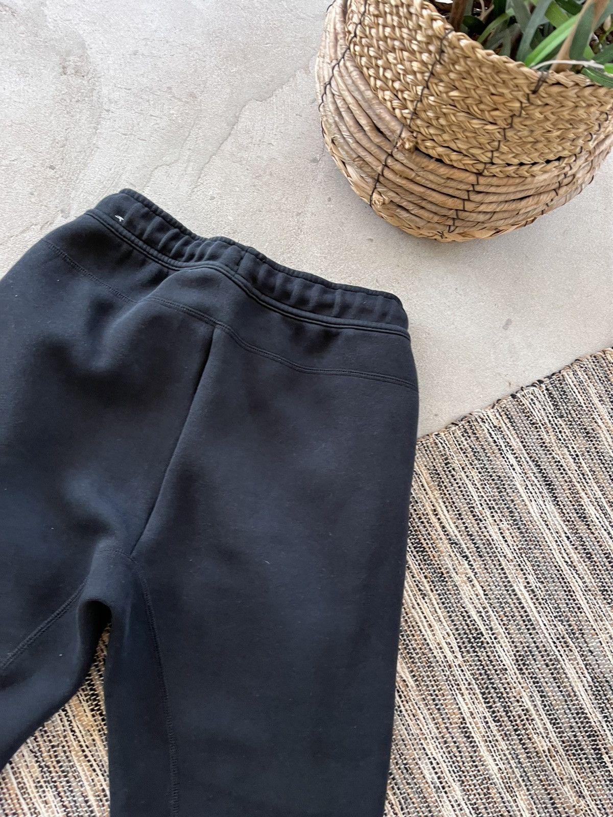 Nike Vintage Nike TechFleece Black Sweatpants Drill Y2K Slim fit Size US 28 / EU 44 - 16 Thumbnail