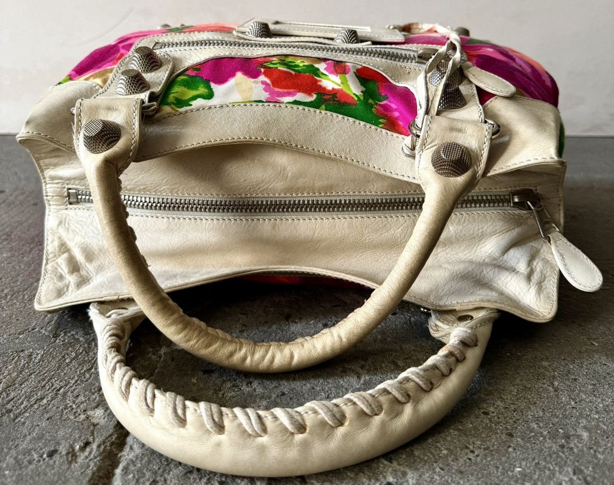 Balenciaga Balenciaga - 2000’s - Classic Motocross - Floral Satin Bag Size ONE SIZE - 13 Thumbnail