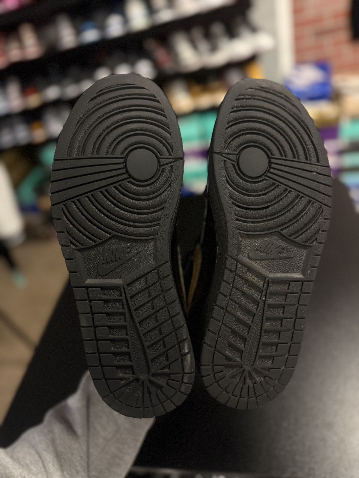 Jordan Brand × Nike Jordan 1 Black Metallic Gold (2020) Size 10 🧼 Size US 10 / EU 43 - 10 Thumbnail