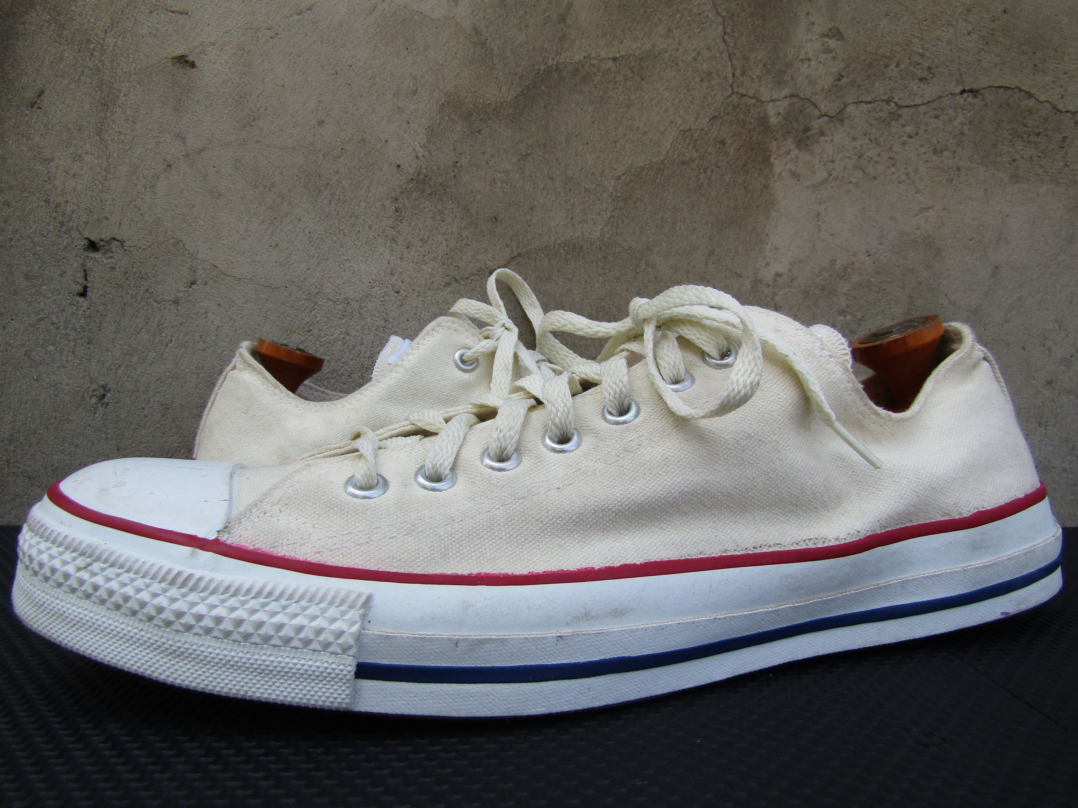 Converse × Vintage Vintage Converse Chuck Taylor White Low Top 1990s Mens Made Size US 12.5 / EU 45-46 - 2 Thumbnail