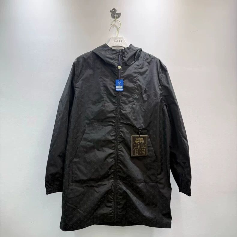 Louis Vuitton Louis Vuitton Dark Embossed Full Logo Jacket Size US L / EU 52-54 / 3 - 1 Thumbnail