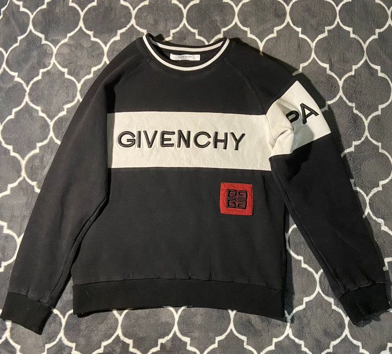 Givenchy Givenchy Long Sleeve T-Shirt, Unbeatable and Stylish, Embr Size US S / EU 44-46 / 1 - 1 Thumbnail
