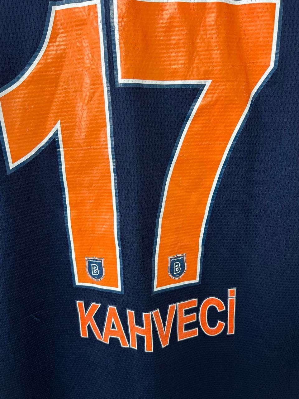 Other Istanbul Basaksehir #17 Kahveci Jersey Football Shirt sz L Size US L / EU 52-54 / 3 - 15 Thumbnail