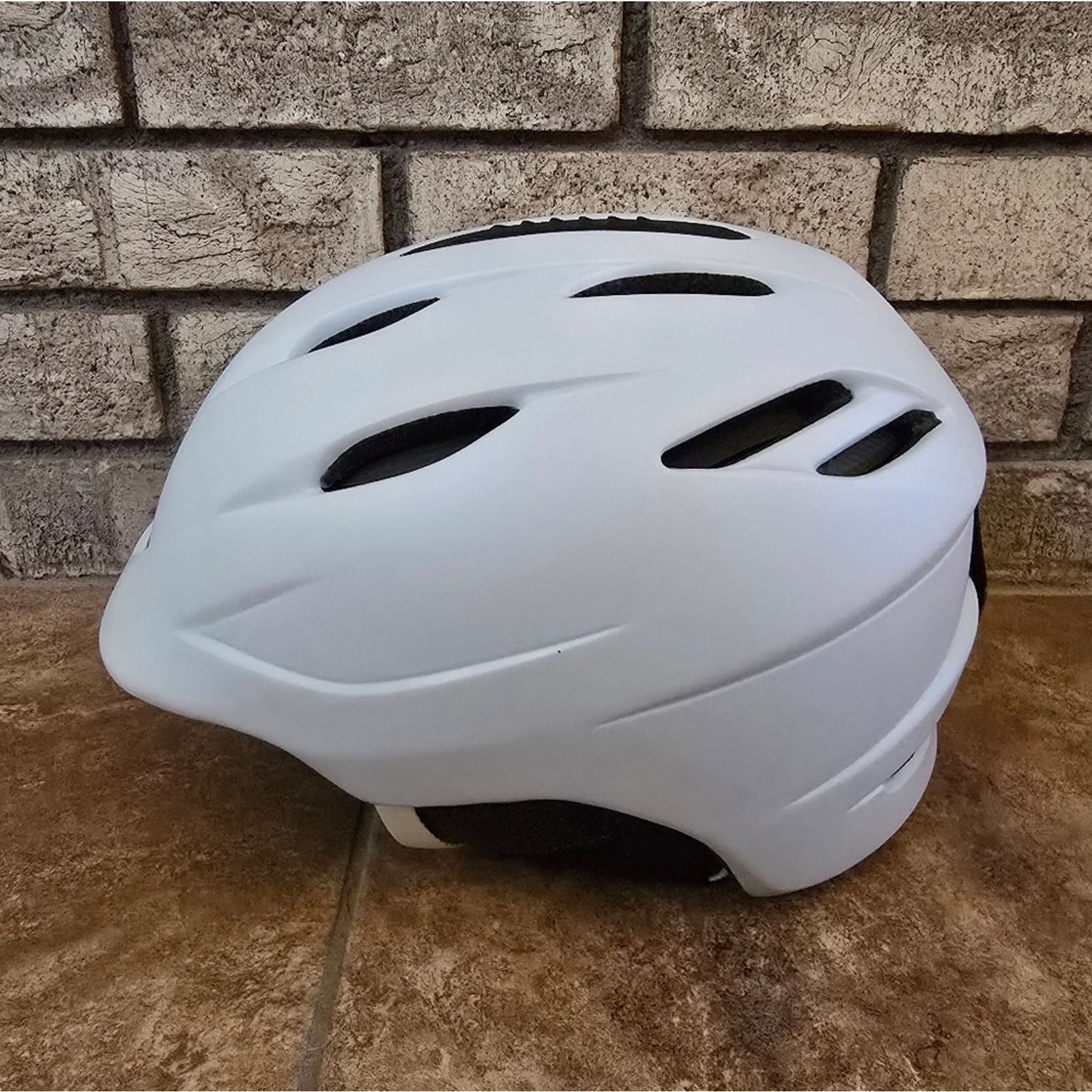 Giro Matte White | GIRO | Seam Snow Sport Helmet Size ONE SIZE - 3 Thumbnail