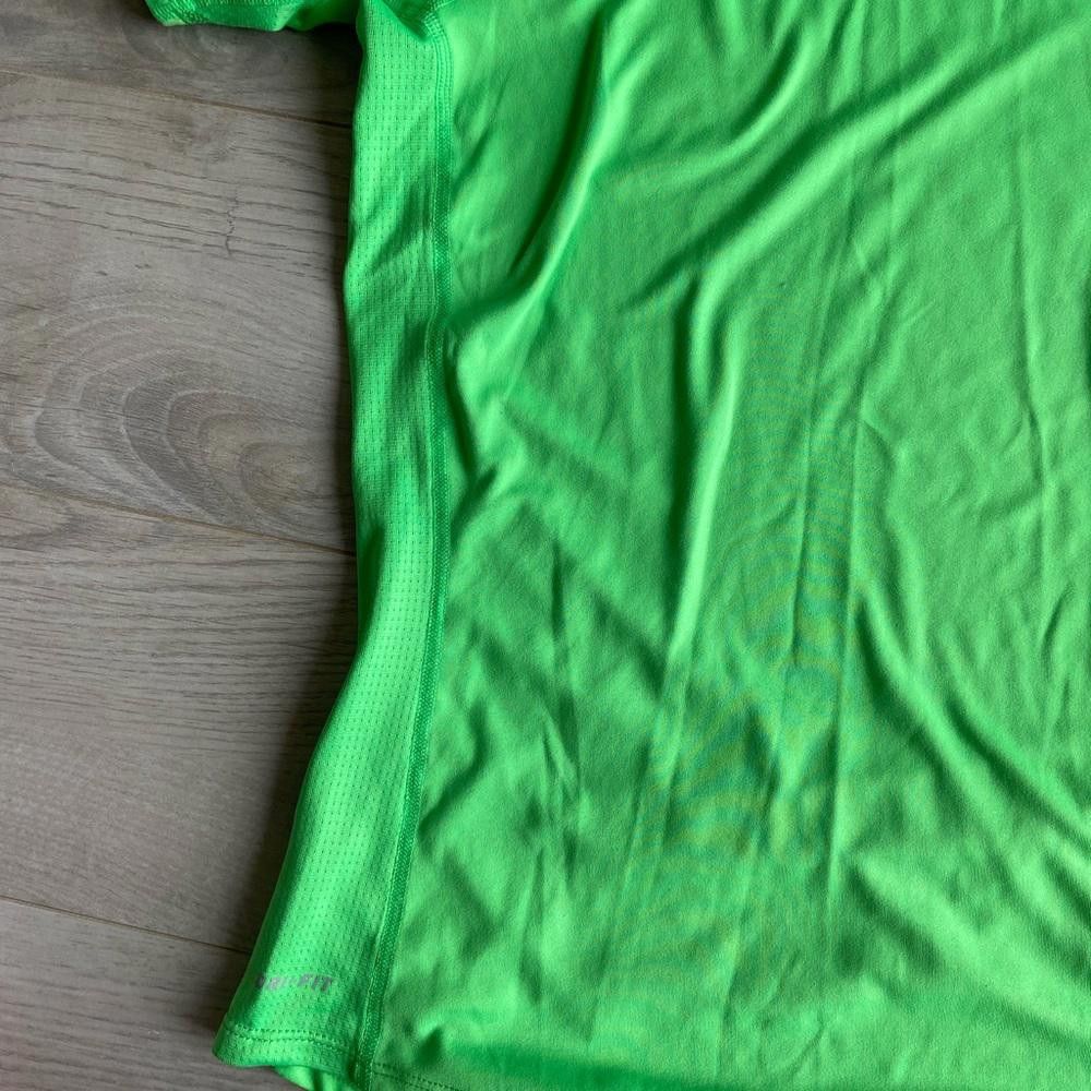Nike Nike Women's Dri-FIT Short Sleeve T-Shirt - Vibrant Green Size S / US 4 / IT 40 - 6 Thumbnail