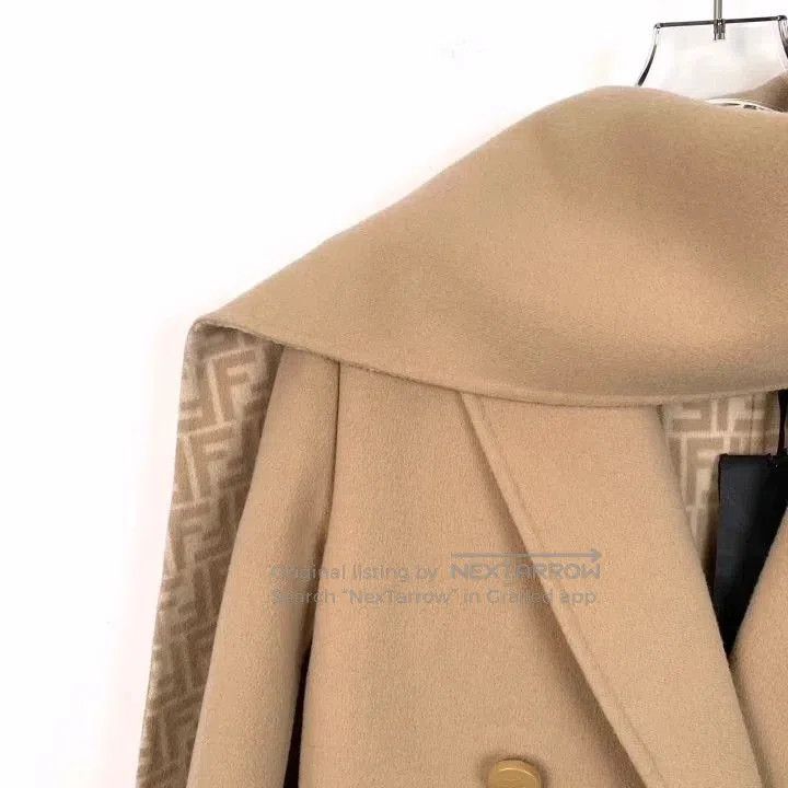 Fendi Fendi Brown Wool Double-Breasted Coat. Size US S / EU 44-46 / 1 - 3 Thumbnail