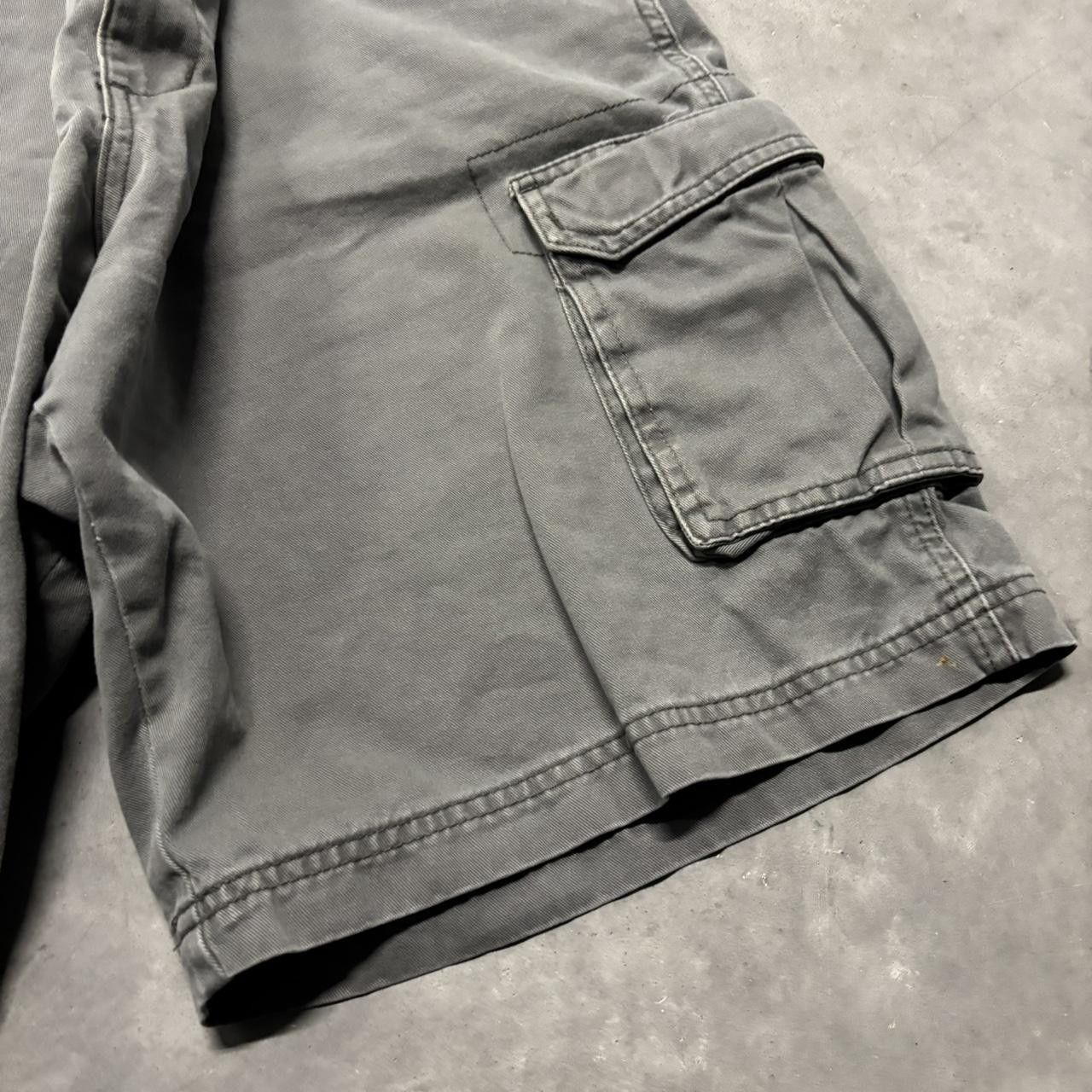 Japanese Brand × Vintage Crazy Vintage Y2K/2000s Baggy Grey Streetwear Skater Style Cargo Shorts! Size US 38 / EU 54 - 4 Thumbnail
