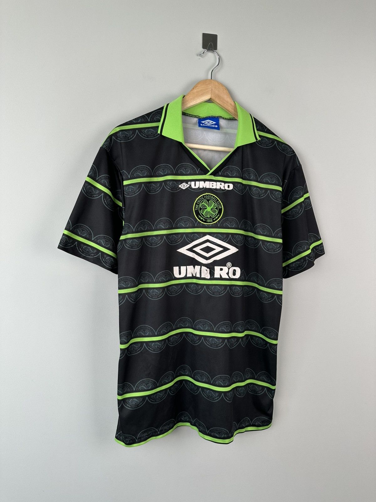 Umbro 90s Vintage Umbro Celtic National Team Jersey 1998-1990 Size US L / EU 52-54 / 3 - 3 Thumbnail