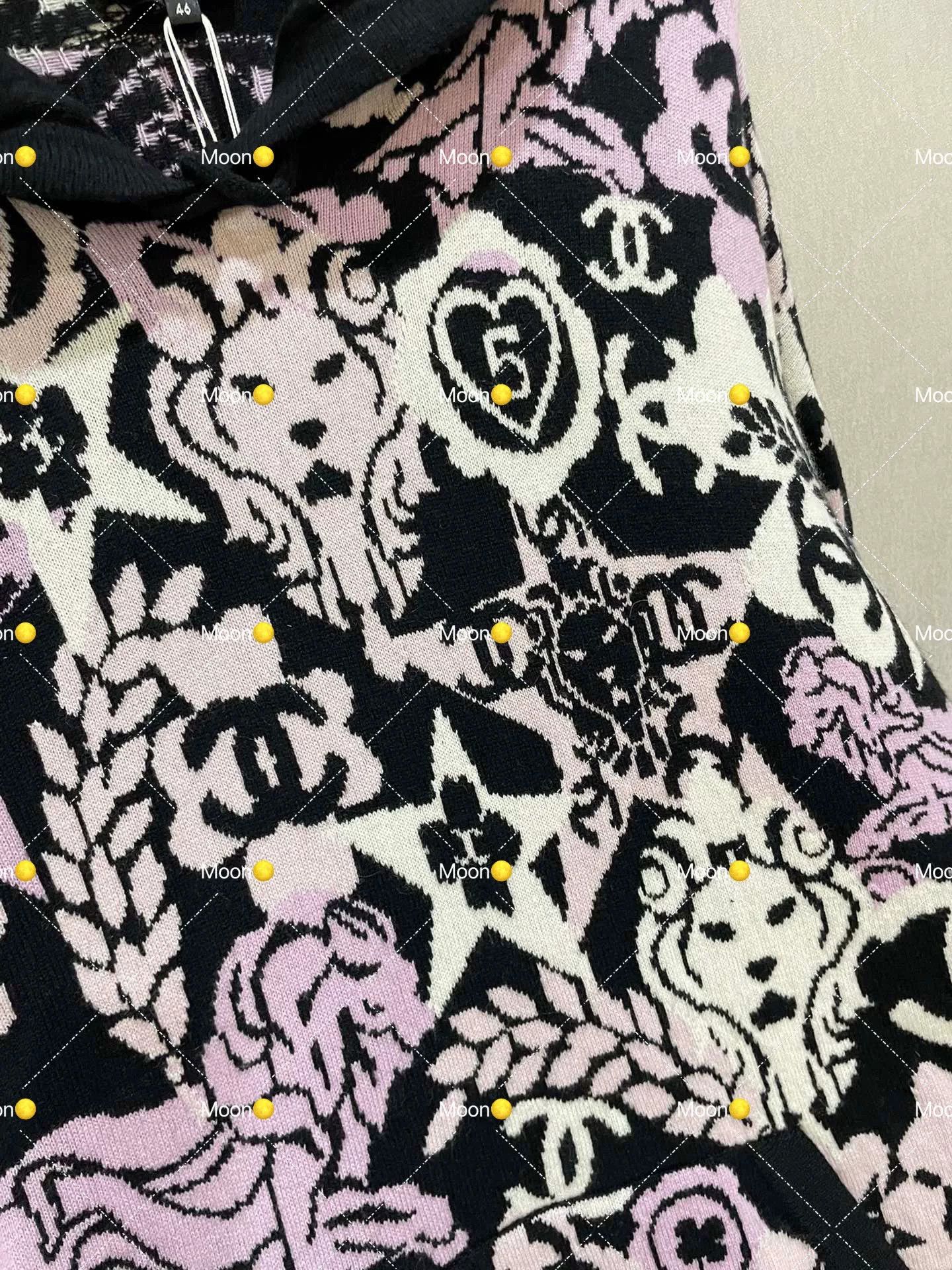 Chanel classy hooded knitwear with iconic patterns Size US XXL / EU 58 / 5 - 4 Thumbnail