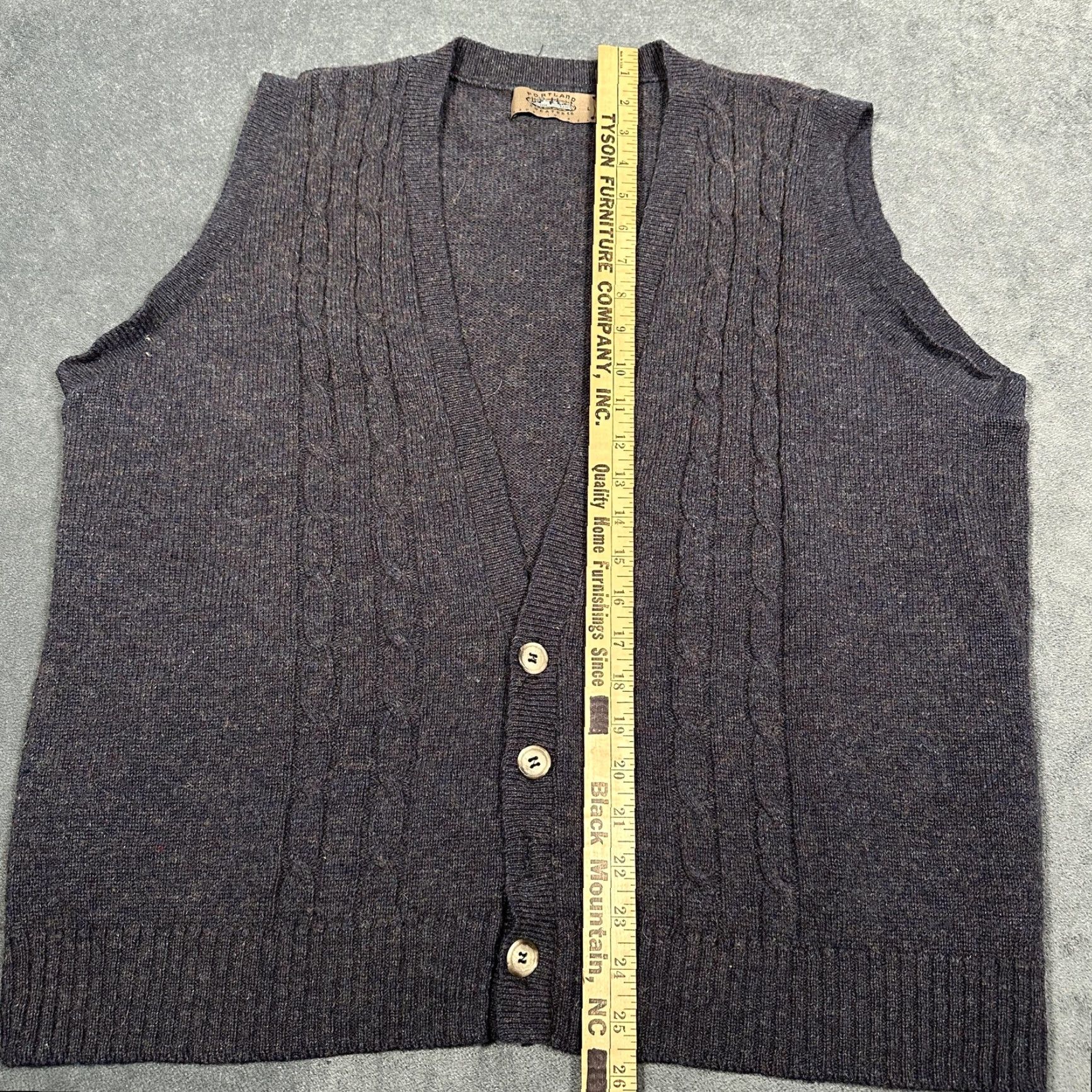 Vintage VINTAGE Portland Sweater Co Cable Knit Sweater Vest Mens Large Gray All Seasons 80s 90s Grandpa USA Made Size US L / EU 52-54 / 3 - 6 Thumbnail