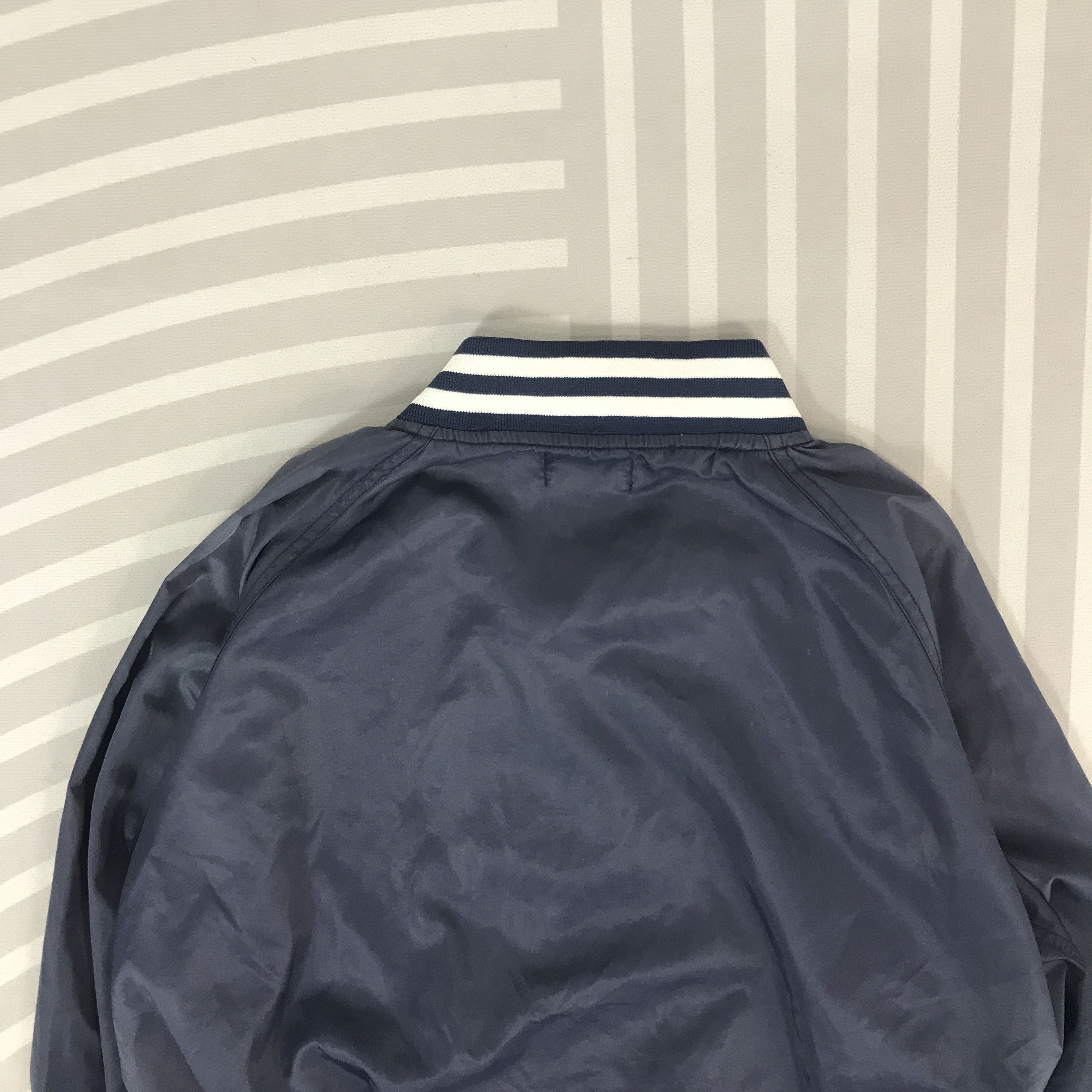 Japanese Brand Vintage Suntory Coffee Boss Snap Button Windbreaker Jacket Size US XL / EU 56 / 4 - 4 Thumbnail