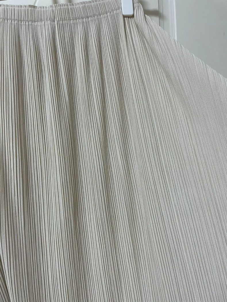Issey Miyake Issey Miyake size:3 A beige skirt Size 42" / US 20 - 3 Thumbnail