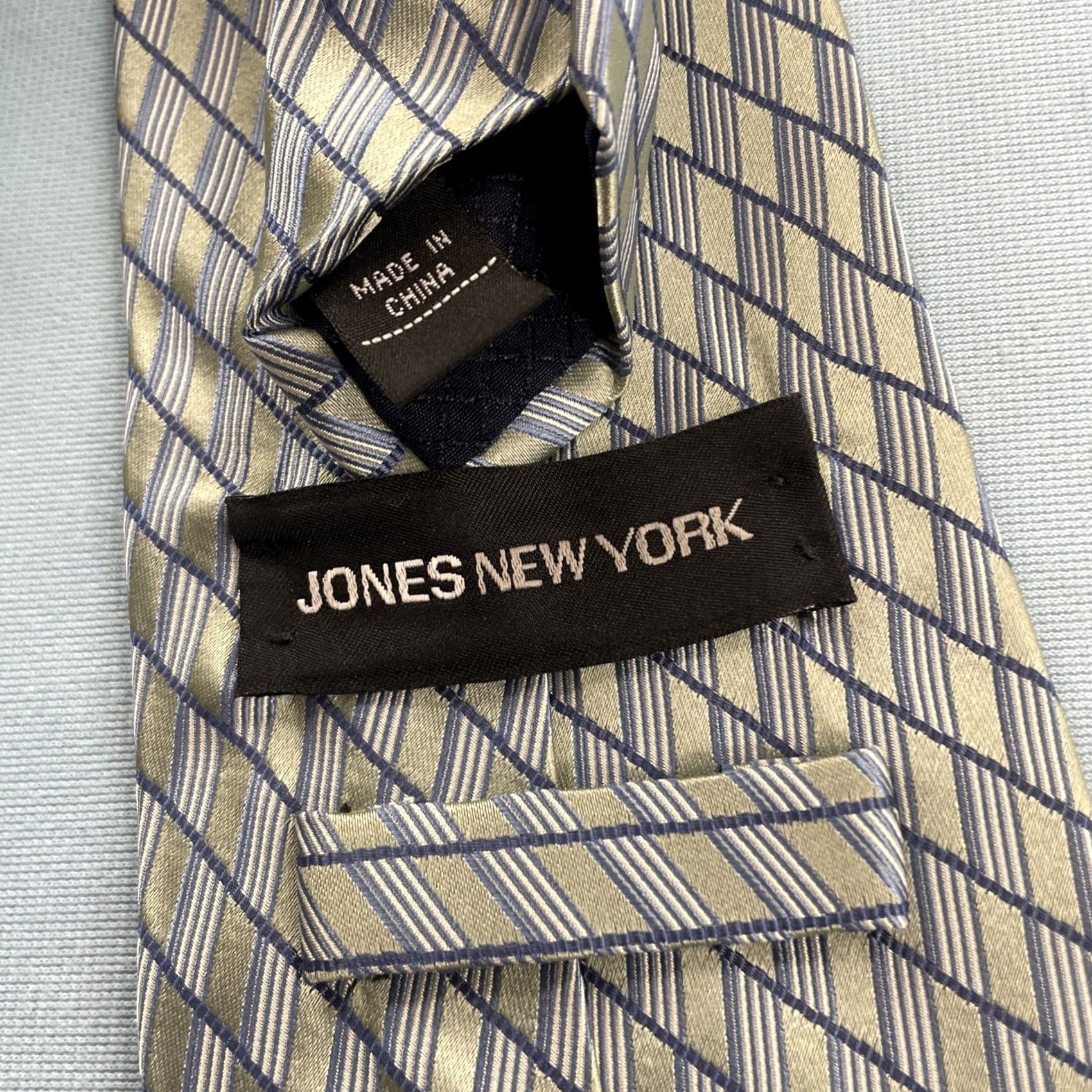 Vintage VINTAGE Jones New York Silk Tie Wove Necktie Plaid Green Gray Exec Capsule 4x56 Capsule Wide Necktie Size ONE SIZE - 5 Thumbnail