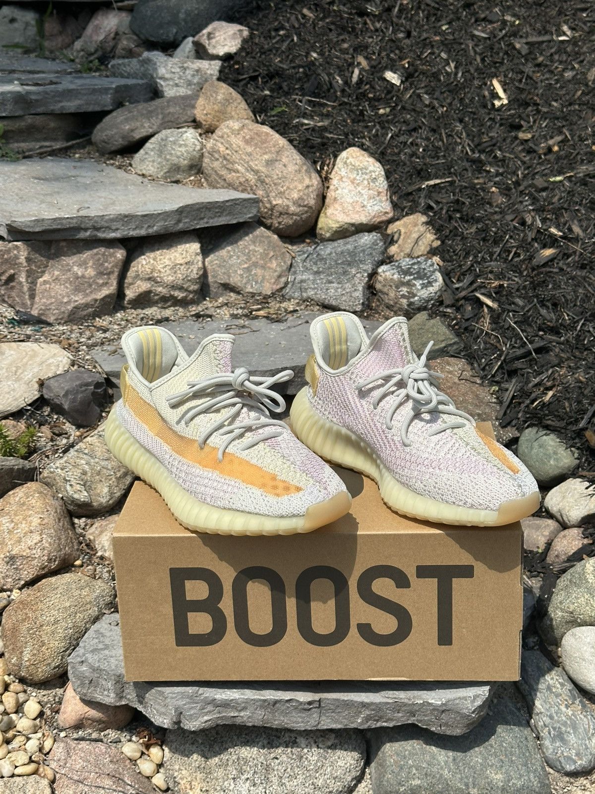Yeezy Adidas Yeezy Boost 350 V2 Light Size US 11 / EU 44 - 3 Thumbnail