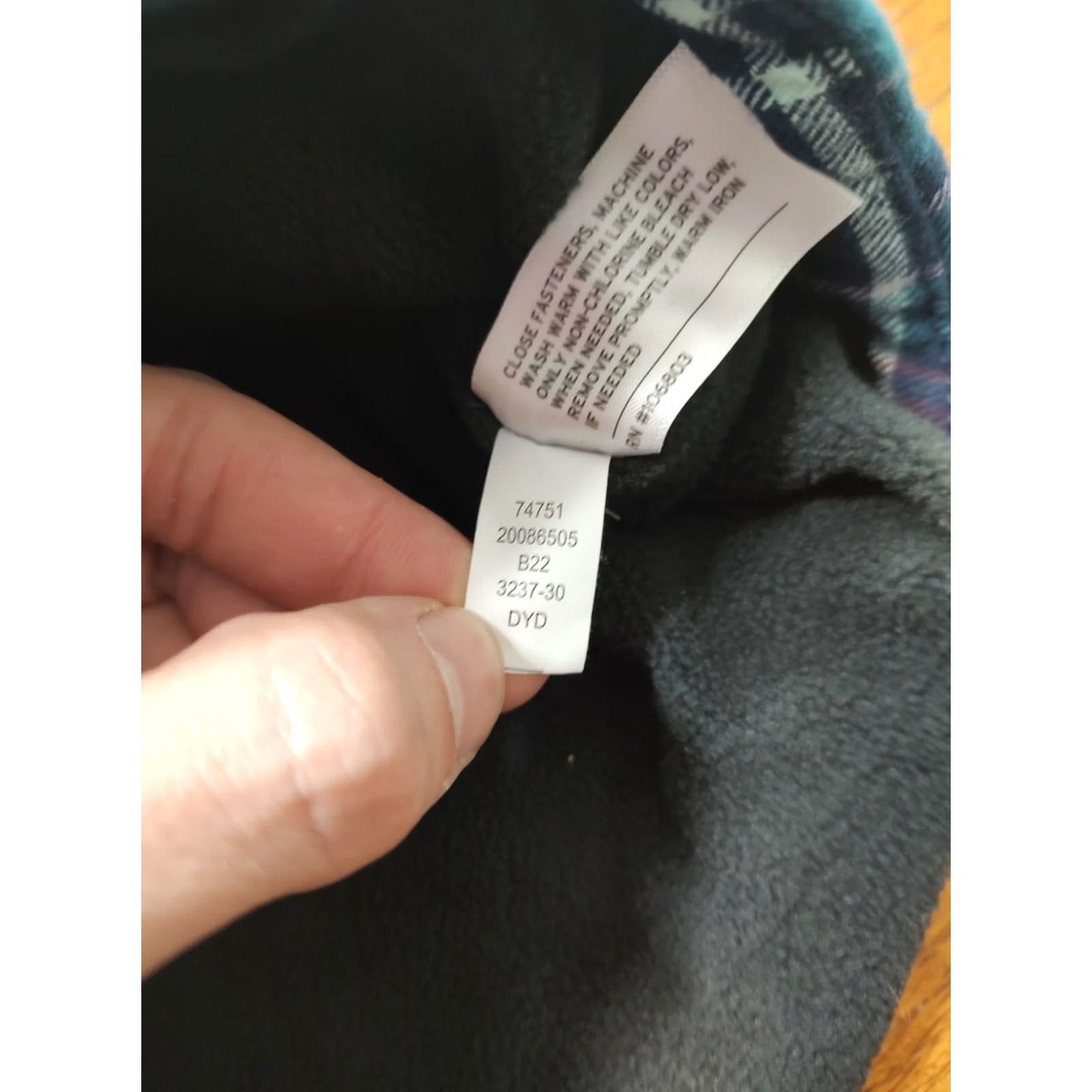 Vintage VINTAGE Duluth Trading Flannel Shirt Jacket Womens 2XL Blue Plaid Quilted Shacket Size XXL / US 16-18 / IT 52-54 - 7 Thumbnail