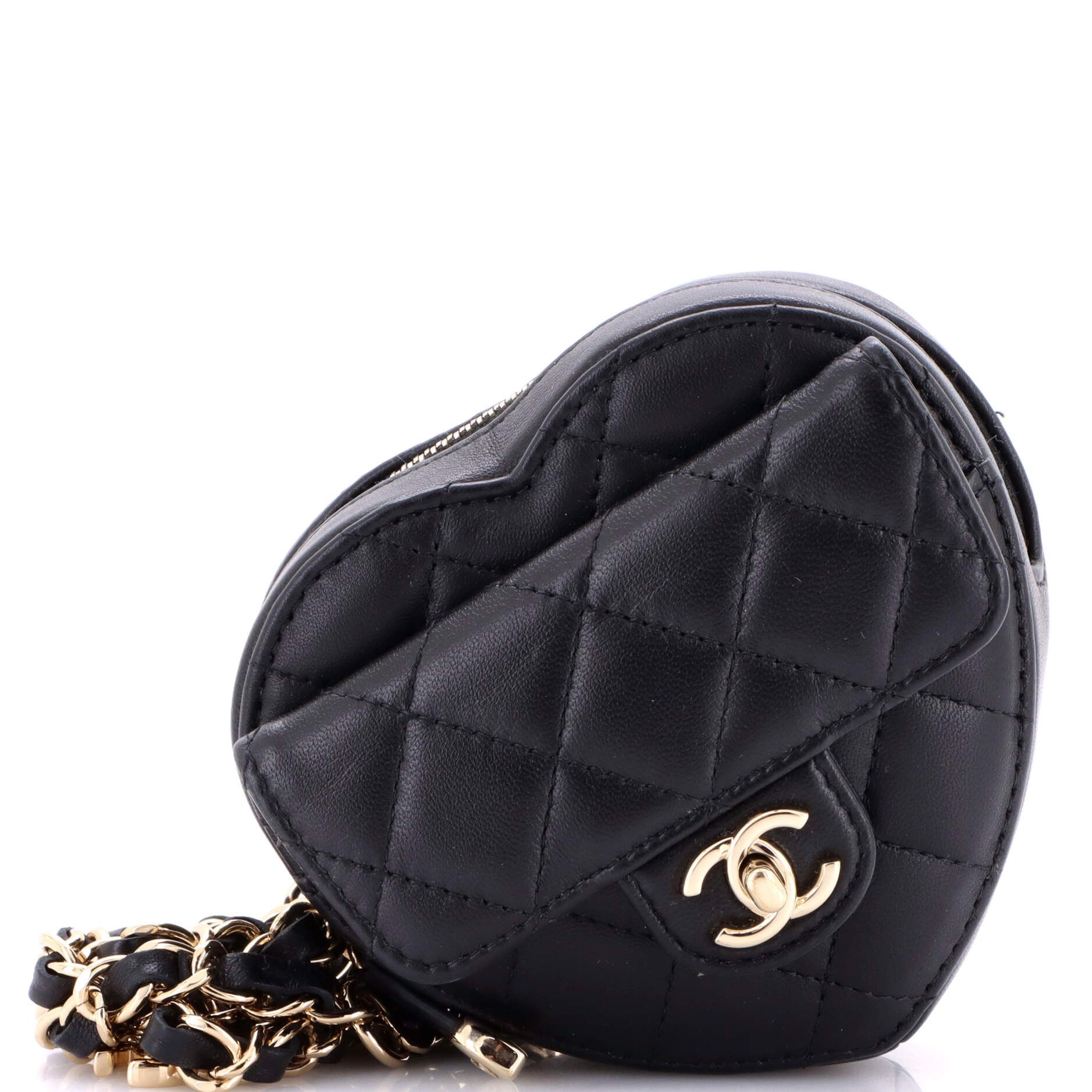 Chanel CC in Love Heart Belt Bag Size ONE SIZE - 1 Thumbnail