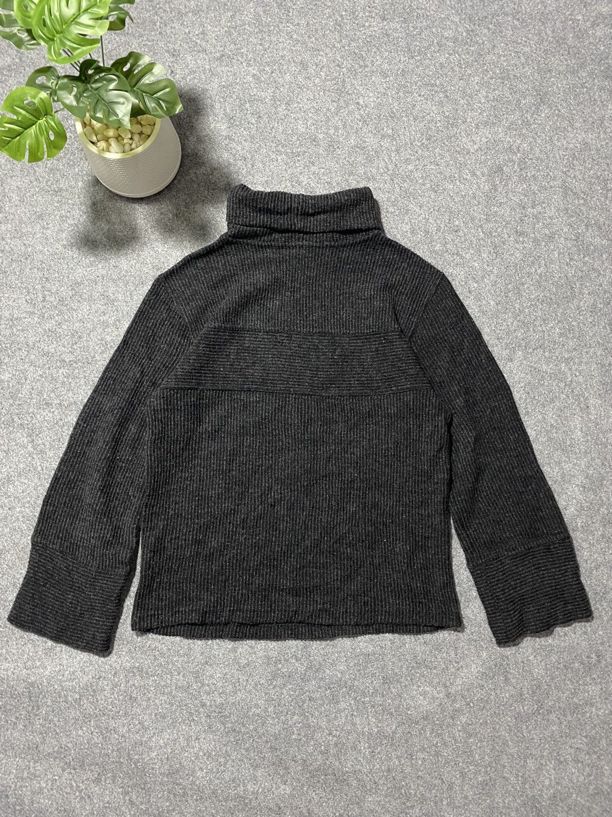 Vintage Fendi big logo turtleneck sweater made in Italy