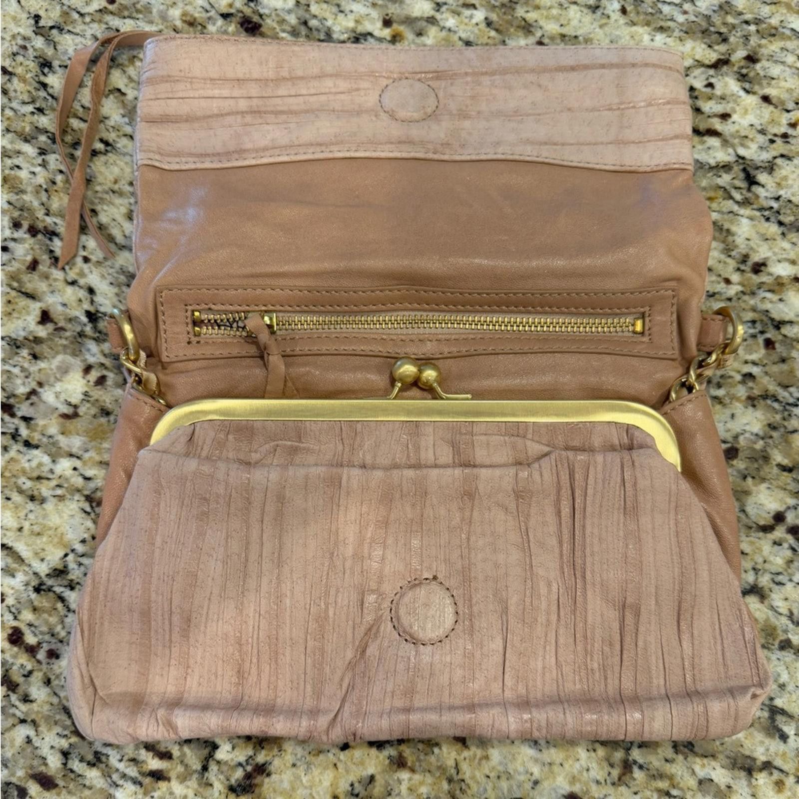 Other Pink leather clutch shoulder bag gold chain & floral Size ONE SIZE - 3 Thumbnail
