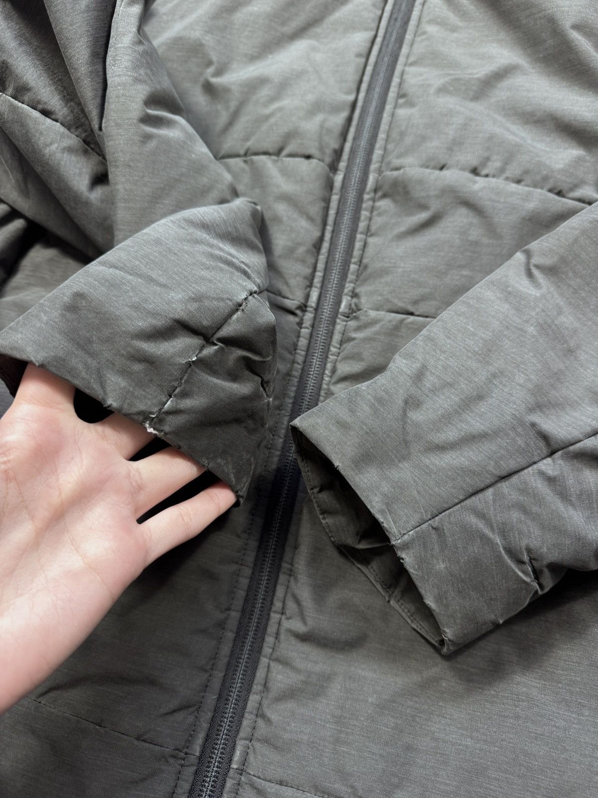 Arc'teryx Arc'teryx Women's Insulated Long Jacket Size L / US 10 / IT 46 - 3 Thumbnail