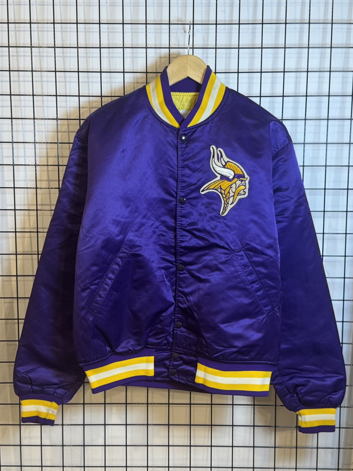 Starter Vintage Starter Pro Line NHL Minnesota Vikings Satin Bomber Size US L / EU 52-54 / 3 - 1 Thumbnail