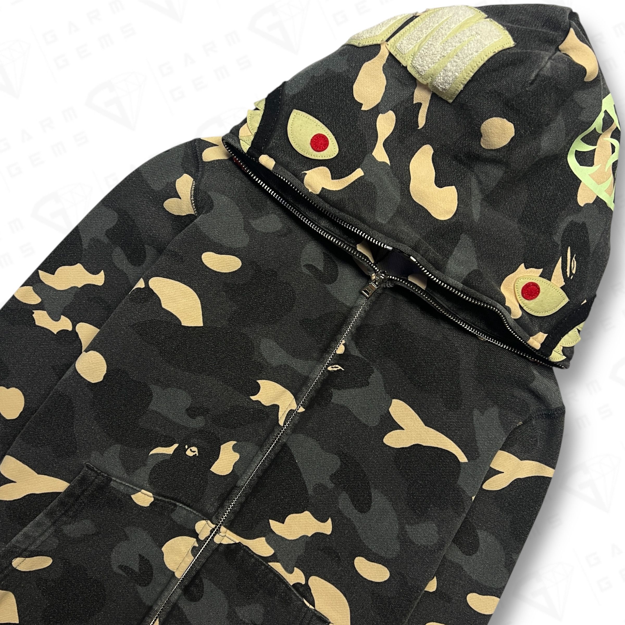 Bape A Bathing Ape Shark Camo Glow In The Dark Full Zip Hoodie Size US S / EU 44-46 / 1 - 3 Thumbnail
