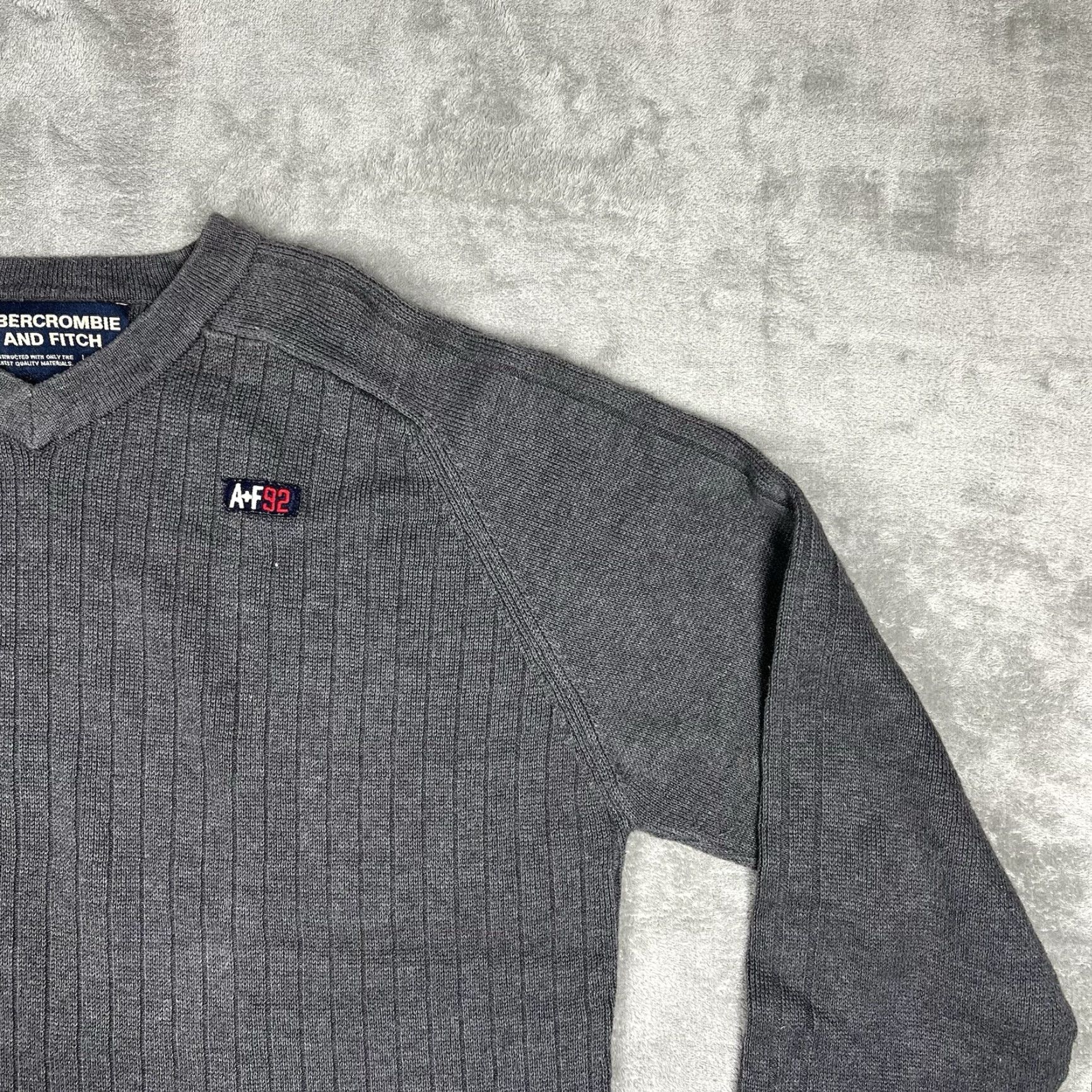 Abercrombie & Fitch VINTAGE Abercrombie & Fitch A92 Mens V-Neck Sweater XL Charcoal Gray Knit Pullover Embroidered Logo Size US XL / EU 56 / 4 - 4 Thumbnail