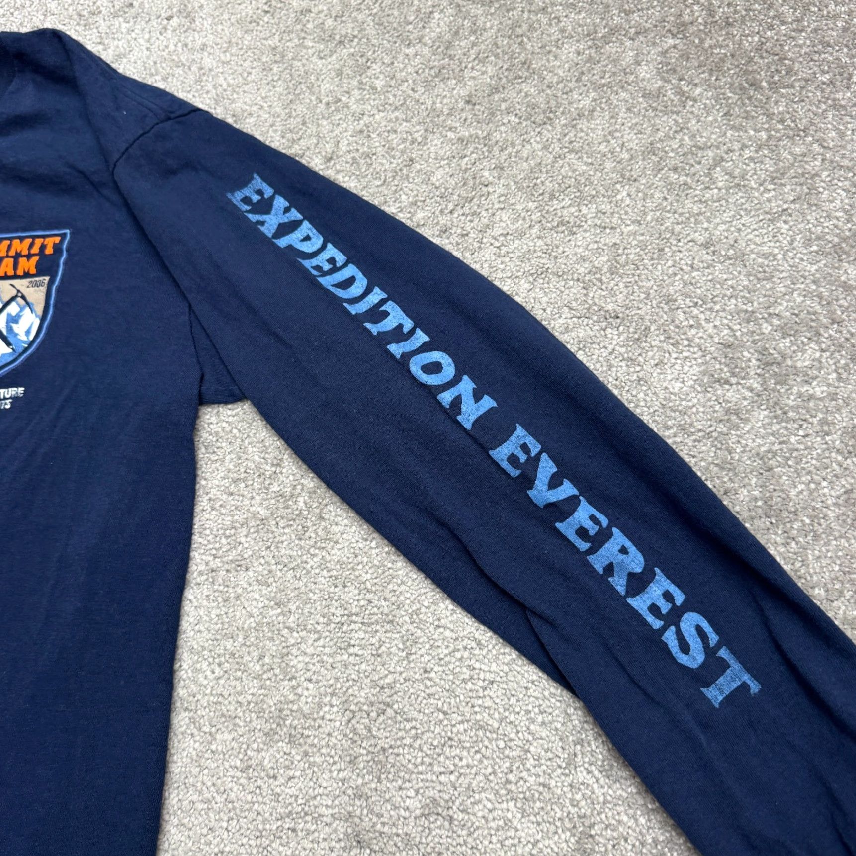 Disney VINTAGE Disney Expedition Everest Summit Team 2006 T-Shirt Mens Large Navy Crew Neck Shirts Size US L / EU 52-54 / 3 - 7 Thumbnail