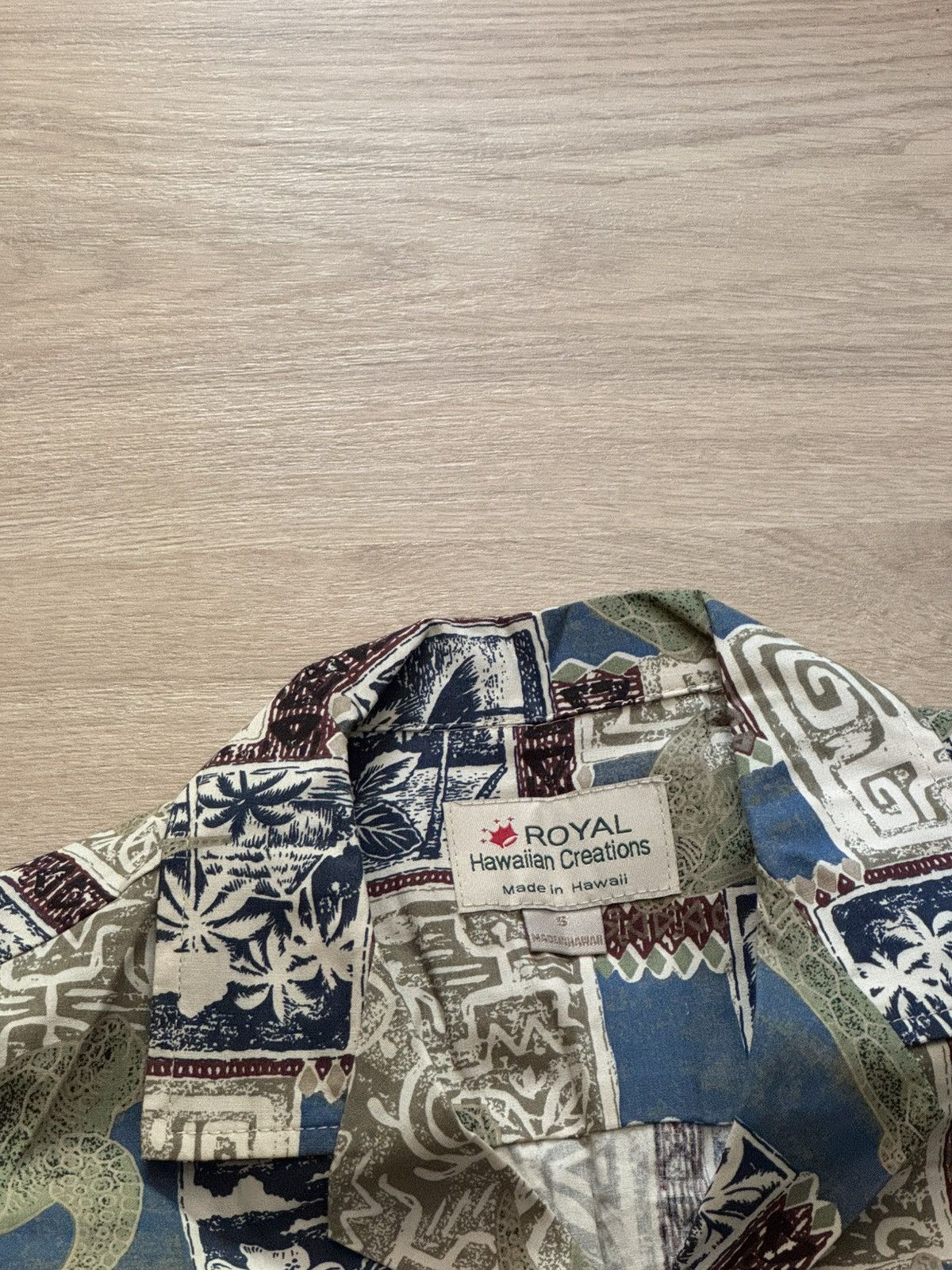 Vintage Vintage Royal Hawaiian Over Print Made In USA Shirt Size US S / EU 44-46 / 1 - 4 Thumbnail