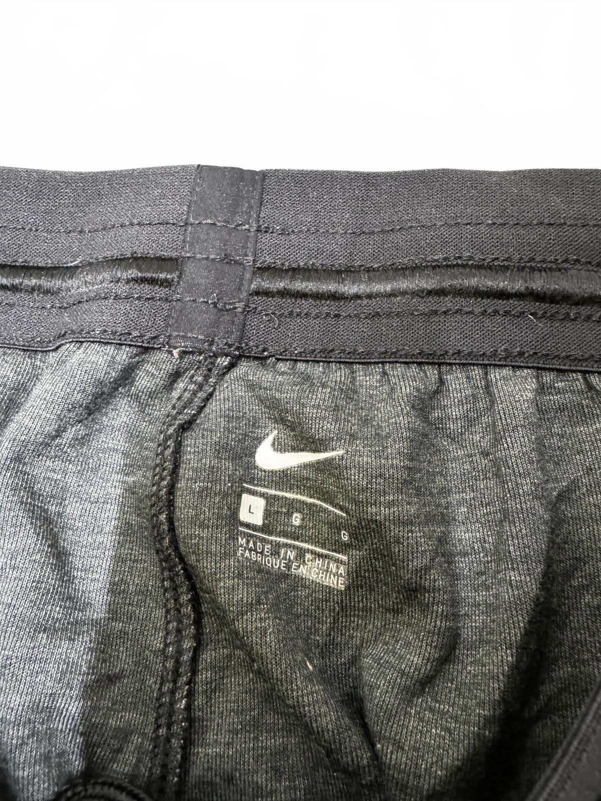 Nike Nike Men's Black Sweatpants Size US 34 / EU 50 - 6 Thumbnail