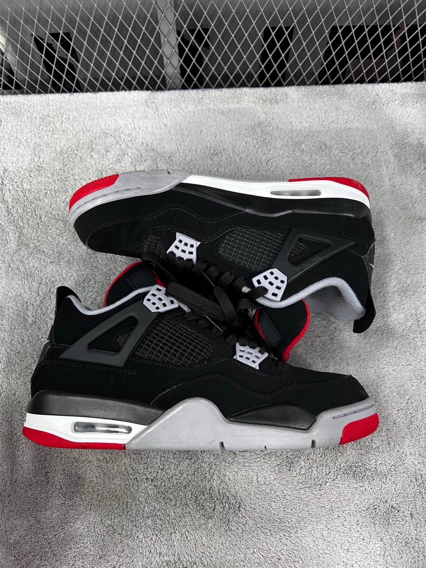 Nike Air Jordan 4 Retro Bred OG 2019 44.5 Size US 11.5 / EU 44-45 - 4 Thumbnail