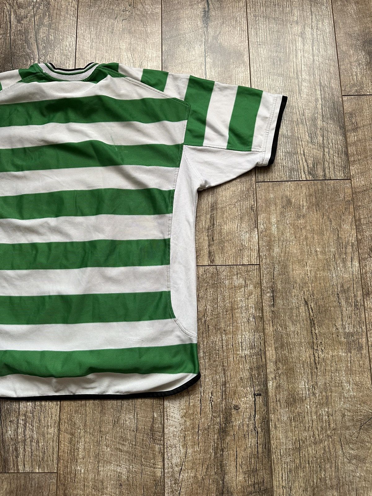 Umbro 2001/02 Umbro Celtic FC Distressed Vintage Home Jersey Size US L / EU 52-54 / 3 - 17 Thumbnail