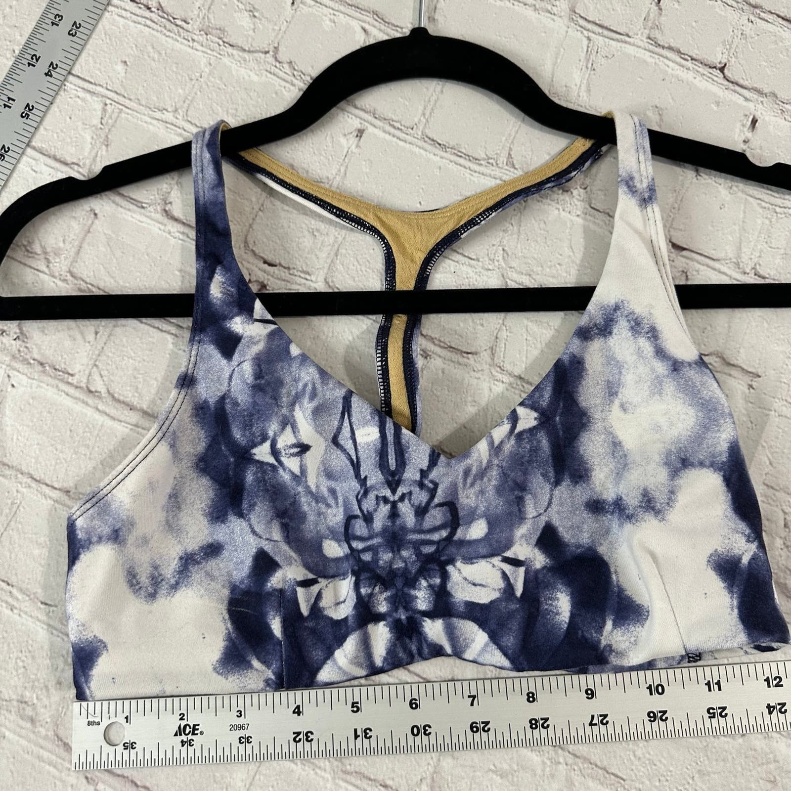 Lululemon lululemon sports bra size 8 Size M / US 6-8 / IT 42-44 - 5 Thumbnail